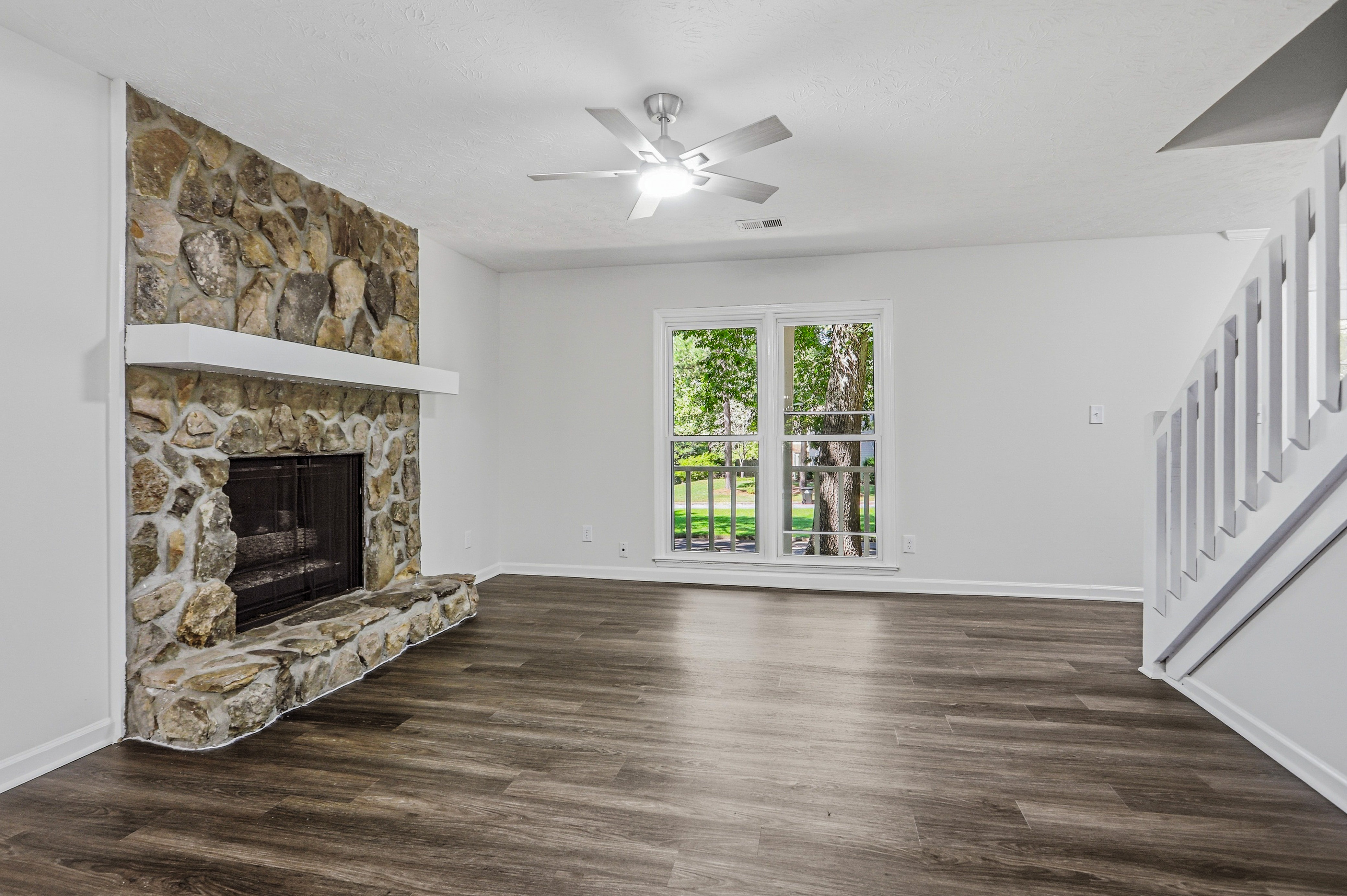 Photo 6 of 33 of 485 Barrington Loop, Roswell, GA