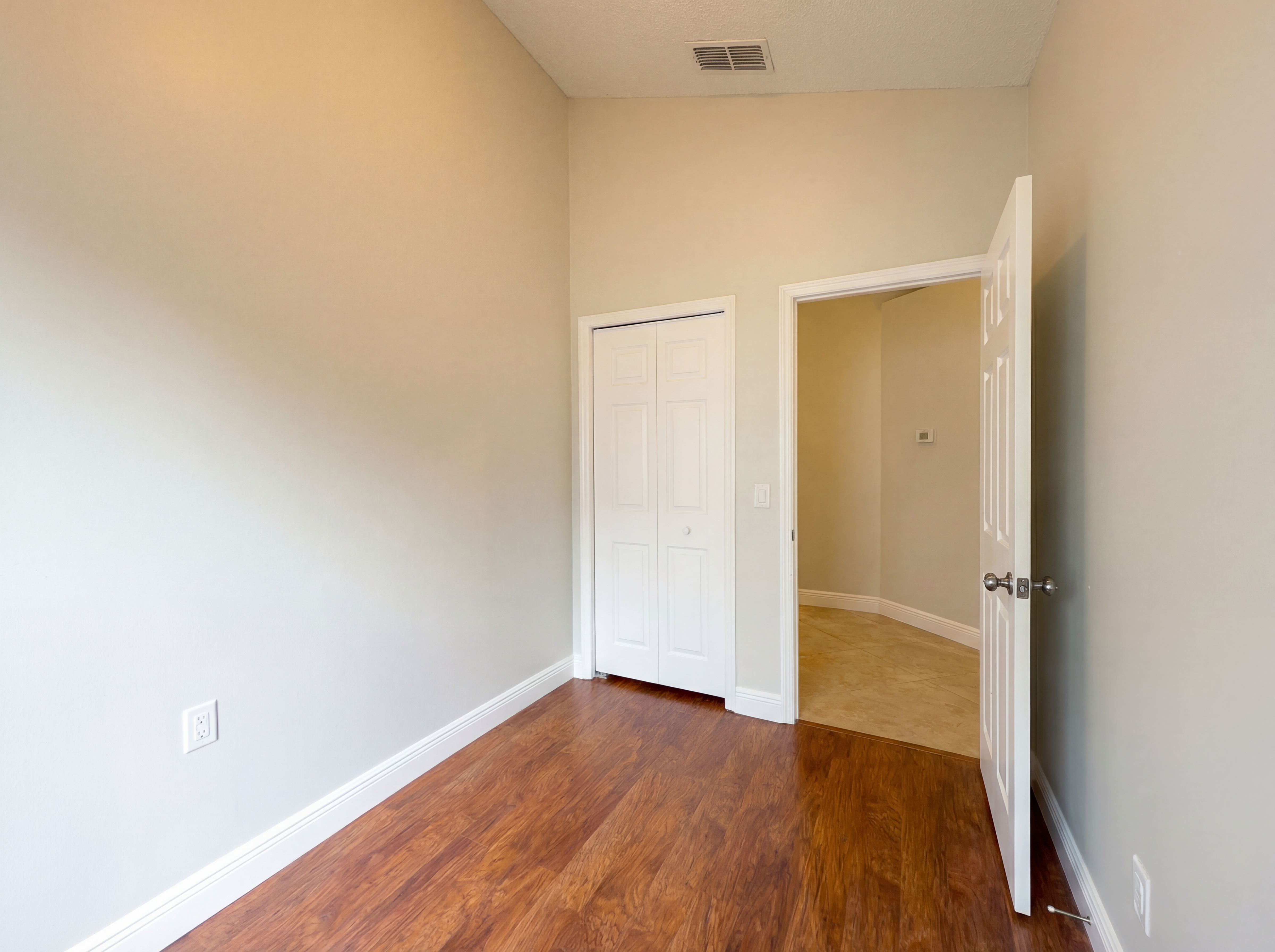 Photo 13 of 18 of 1696 Chatham Cir, Apopka, FL