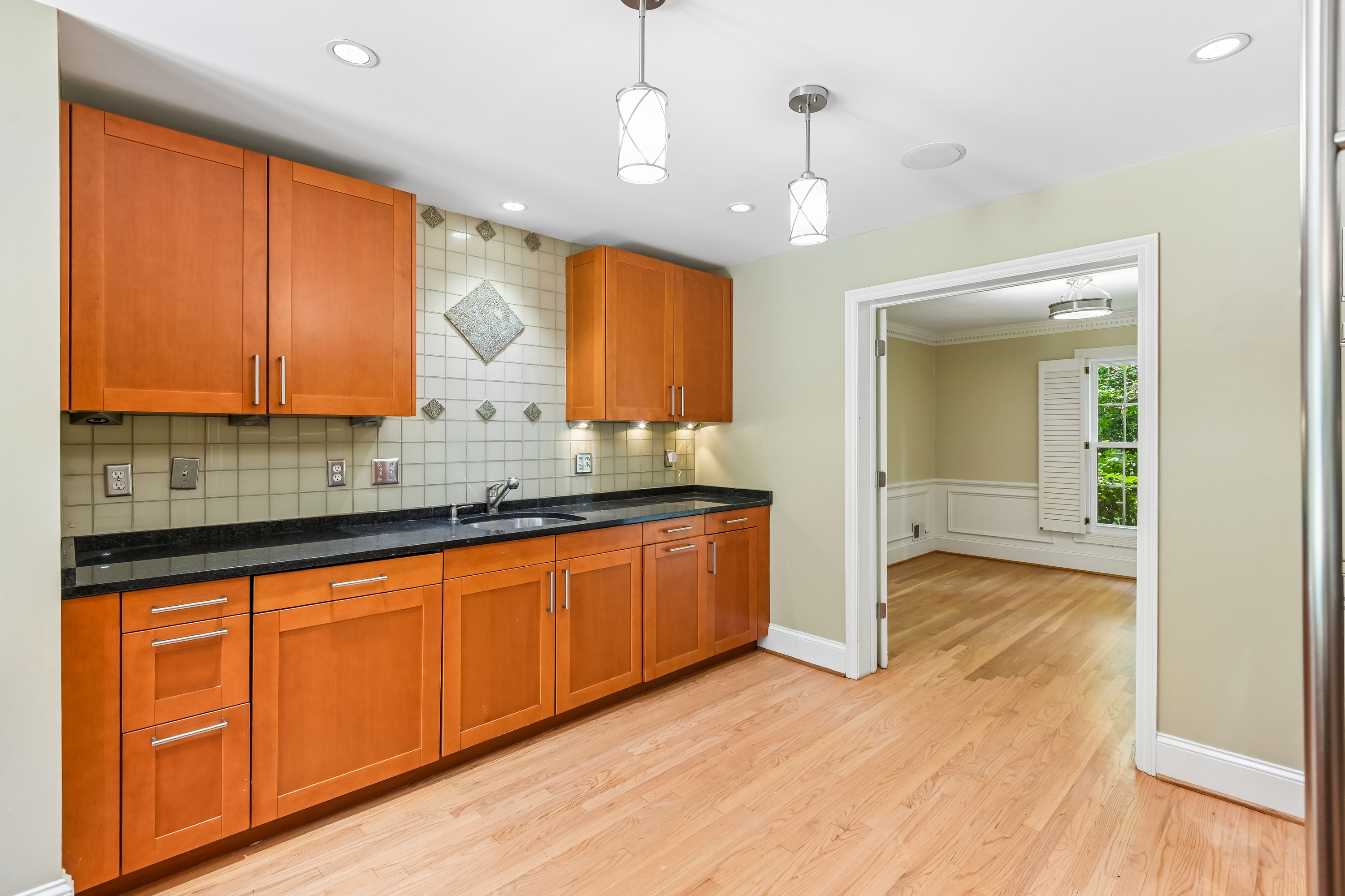Photo 15 of 87 of 3135 Spalding Dr, Atlanta, GA