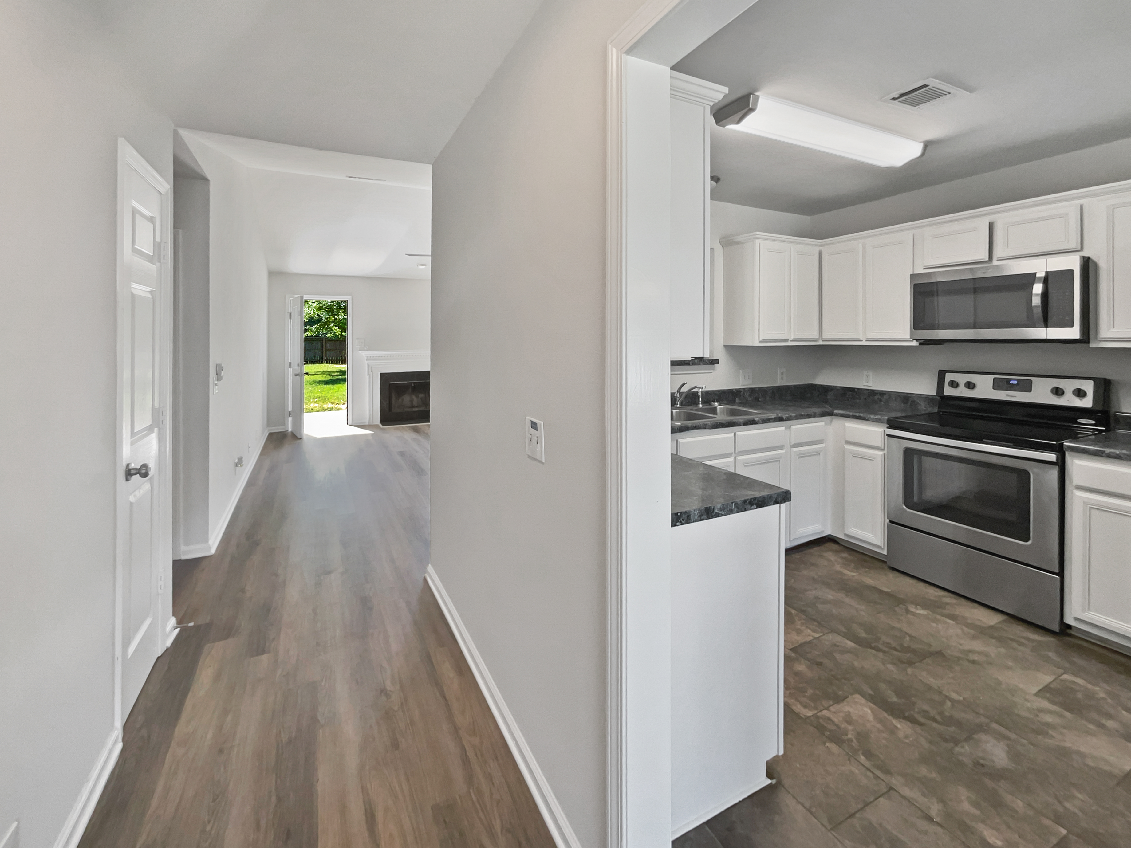 Photo 11 of 20 of 7513 W Winchester Dr, Antioch, TN