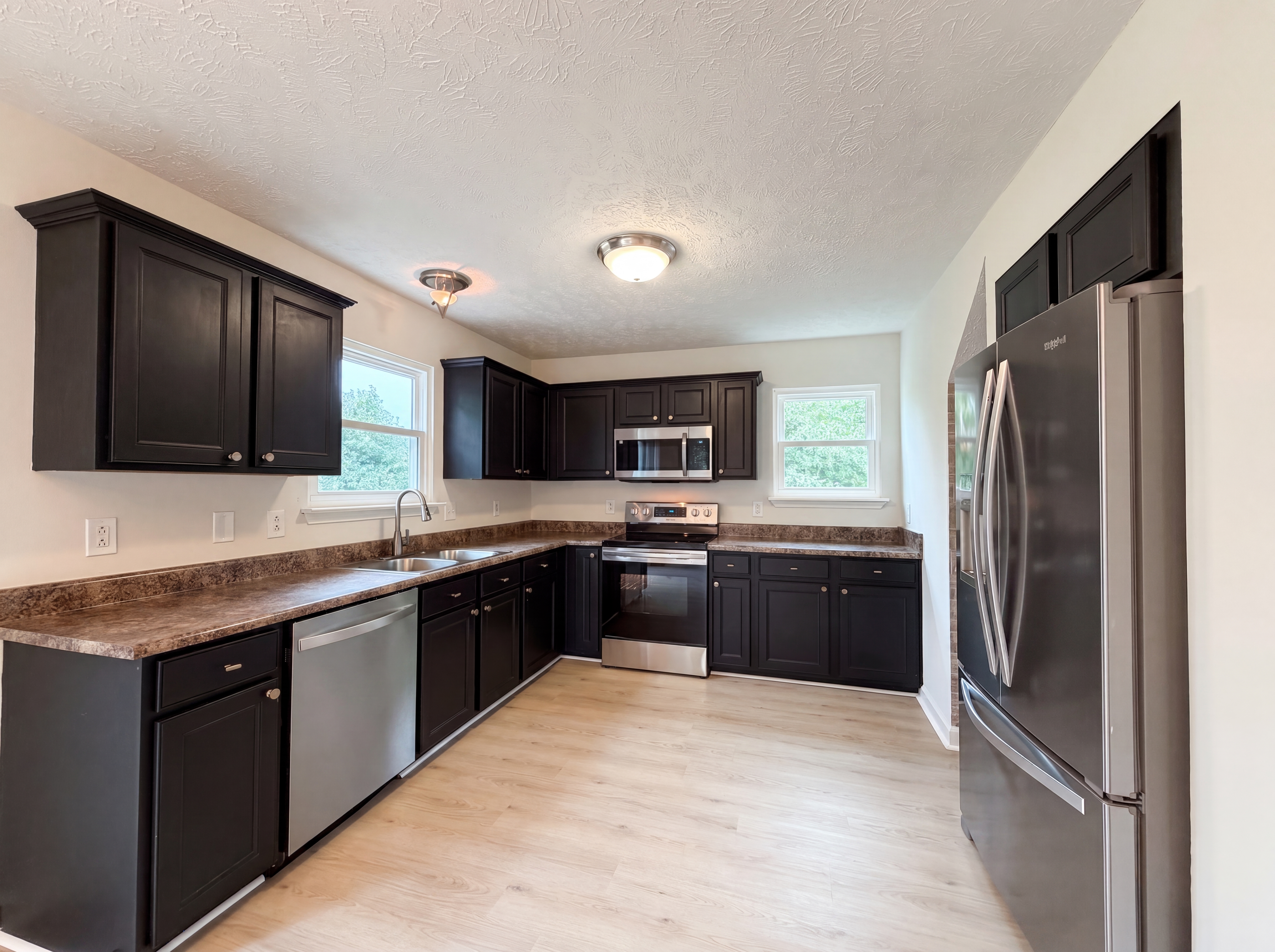 Photo 2 of 25 of 1223 California Dr, Murfreesboro, TN