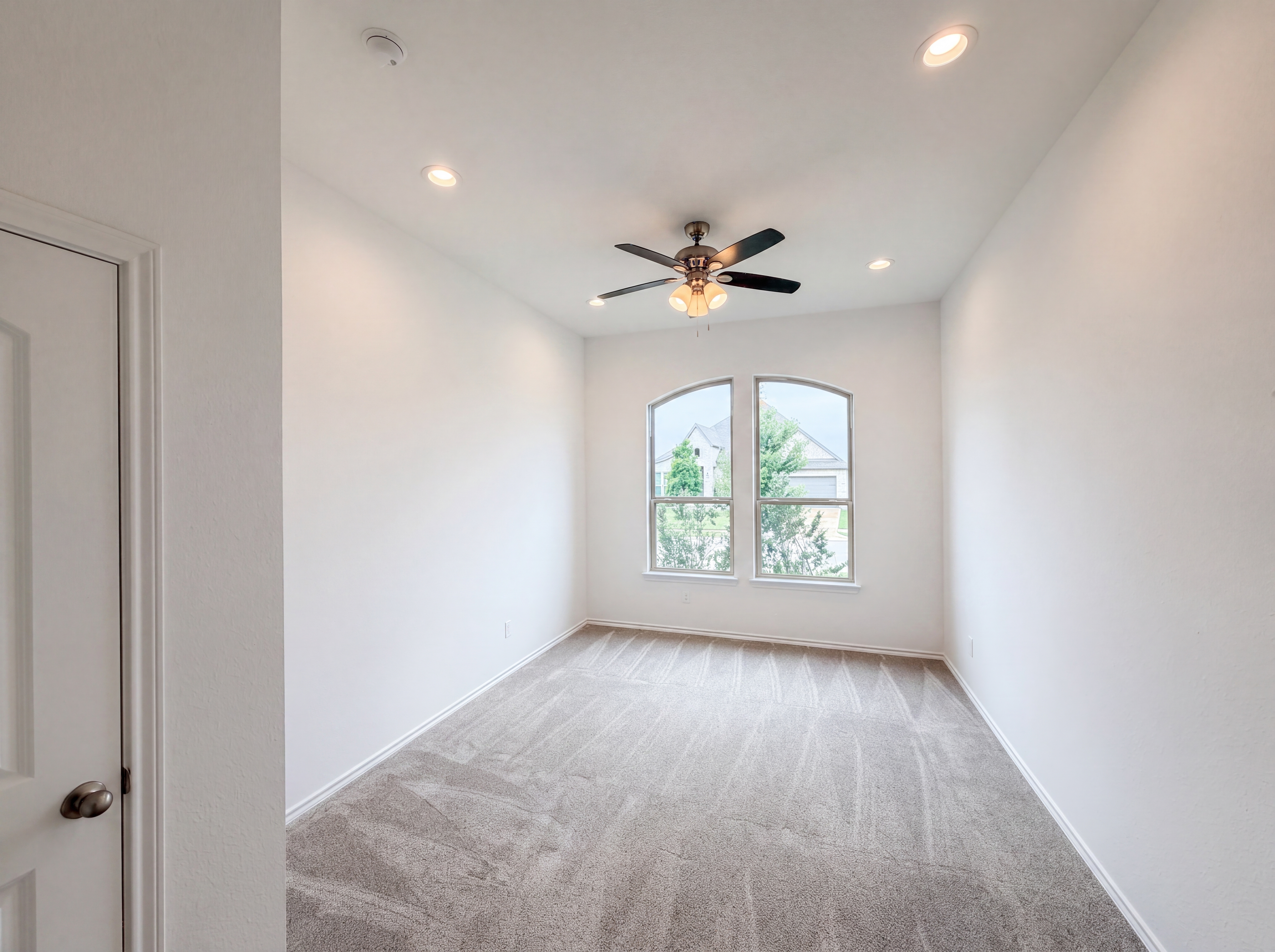 Photo 9 of 19 of 1631 Glade Meadows Dr, Joshua, TX