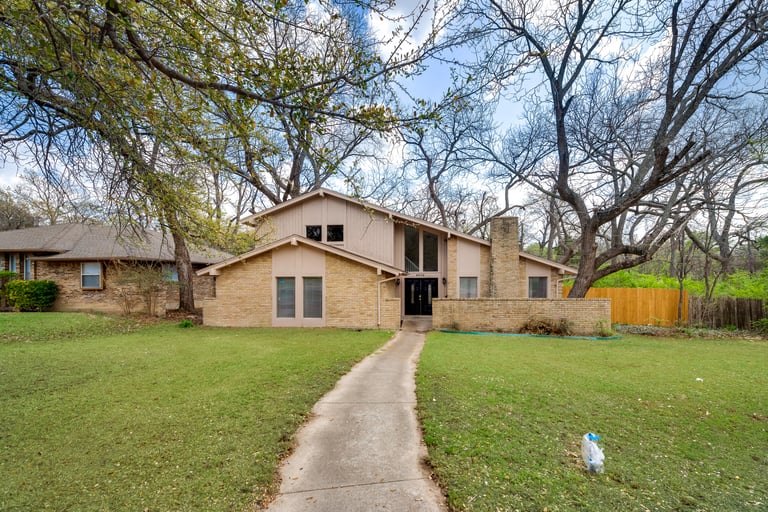 Photo 32 of 32 - 4606 Ashbrook Rd, Dallas, TX 75227