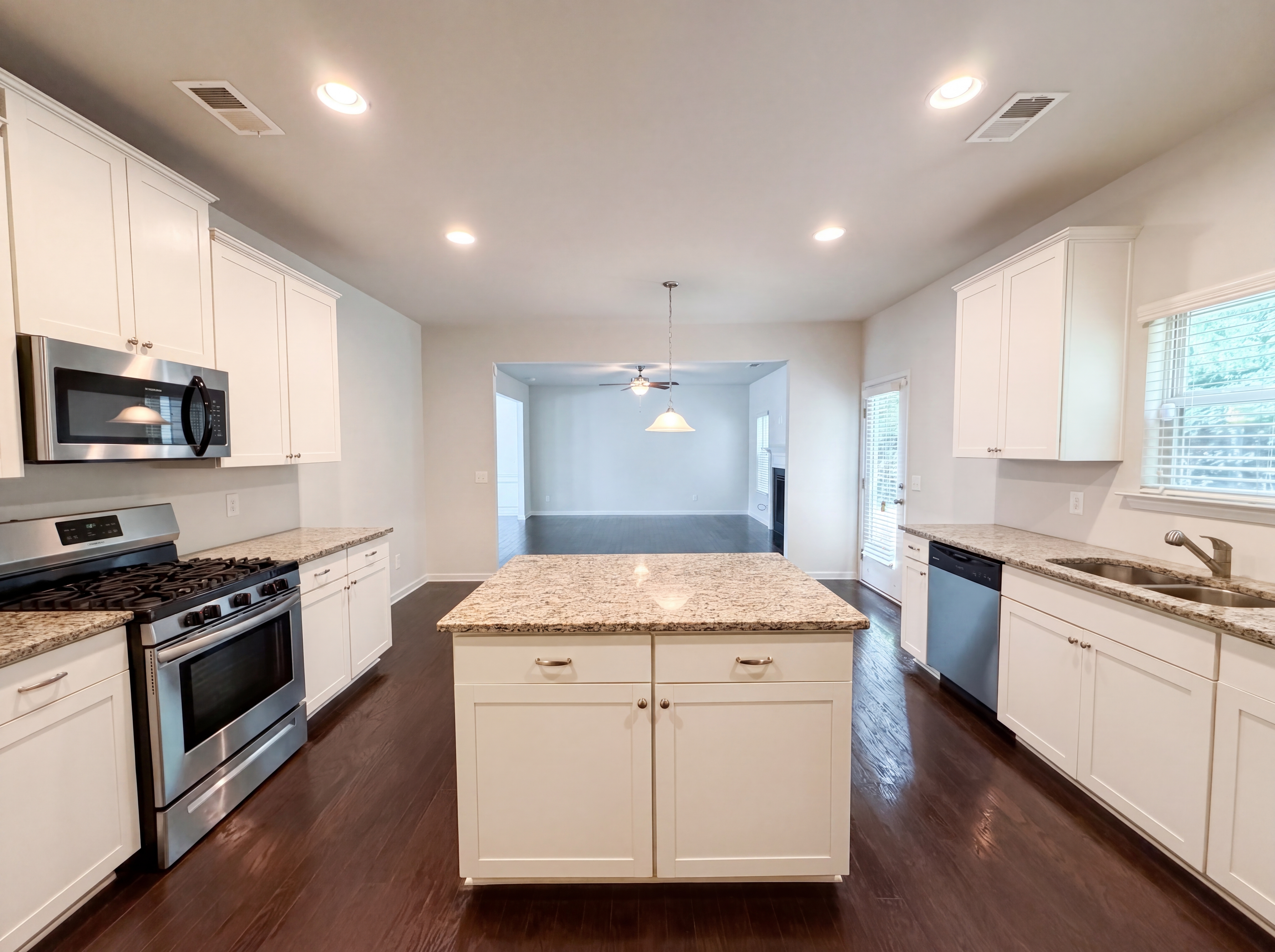 Photo 13 of 35 of 359 Holbrook Dr, Dallas, GA