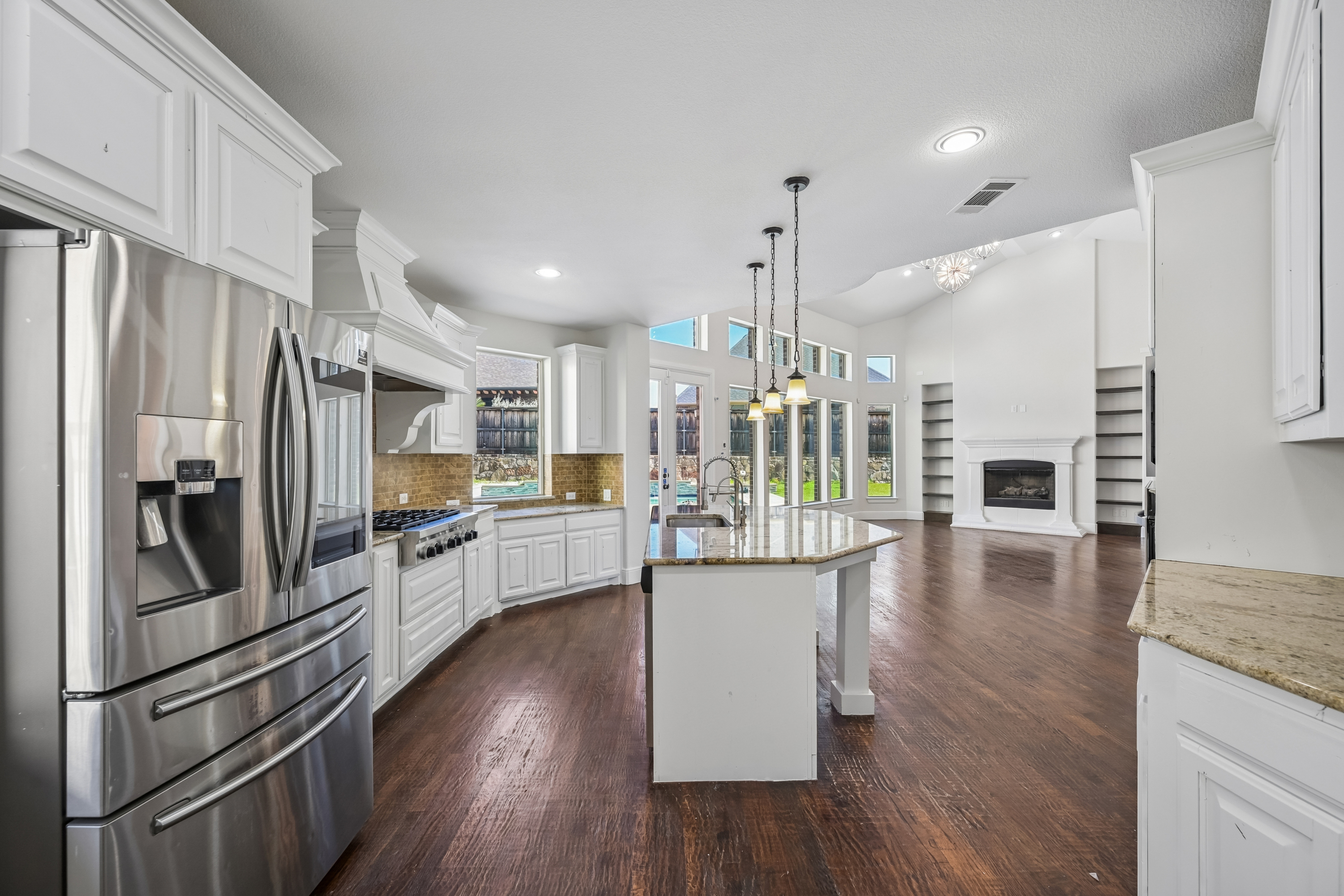 Photo 4 of 36 of 2156 Alcove Dr, Frisco, TX