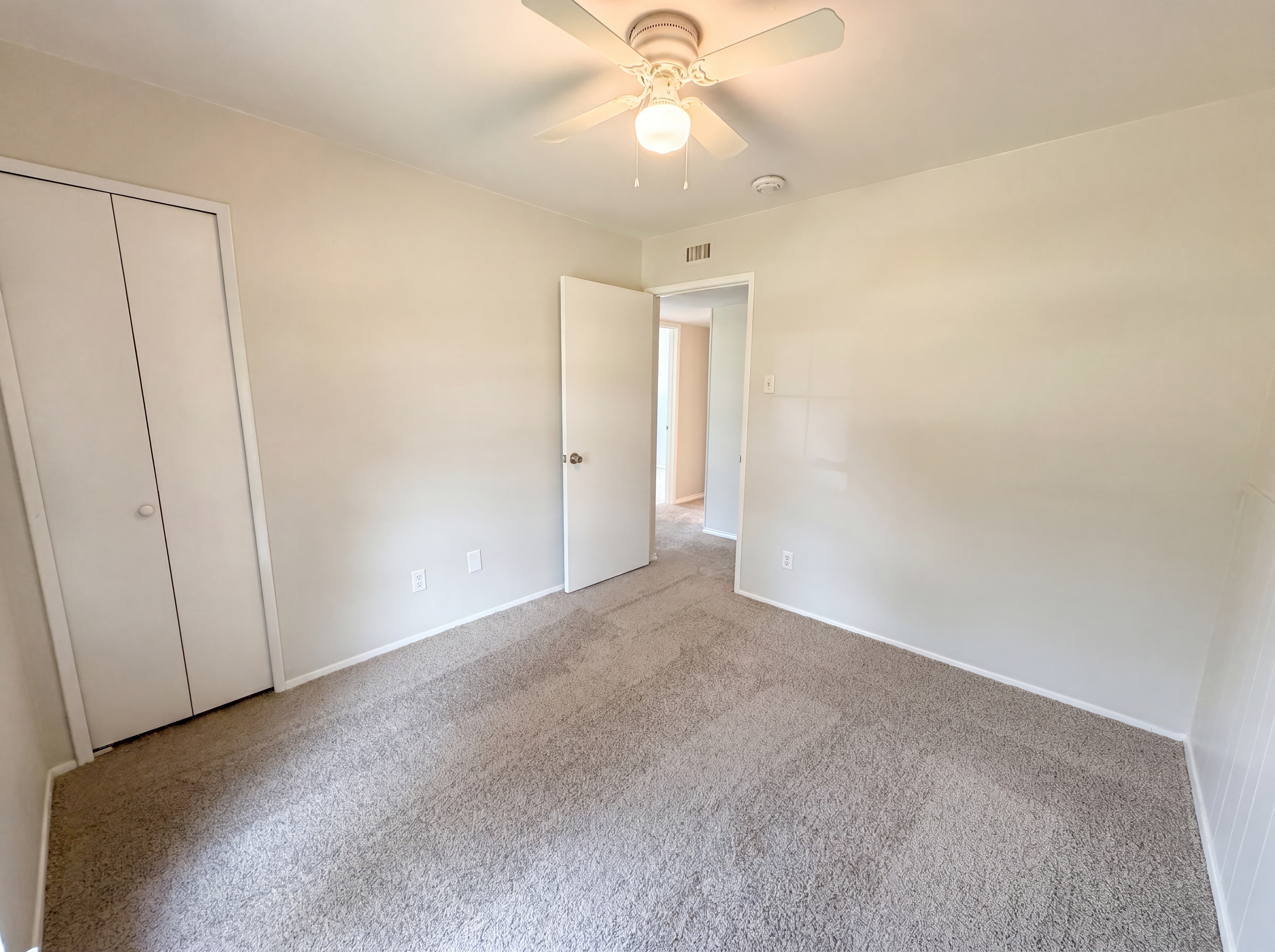 Photo 15 of 29 of 1102 Hillwood Dr, Lewisville, TX