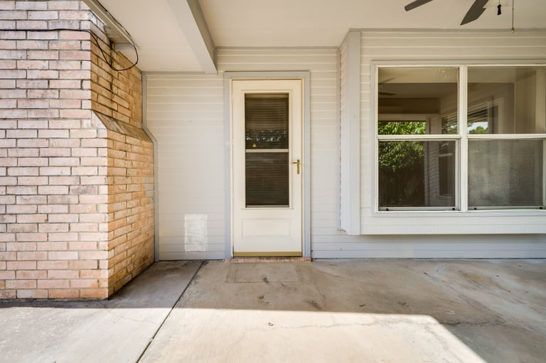 Photo 26 of 30 - 402 Roan Ln, Red Oak, TX 75154