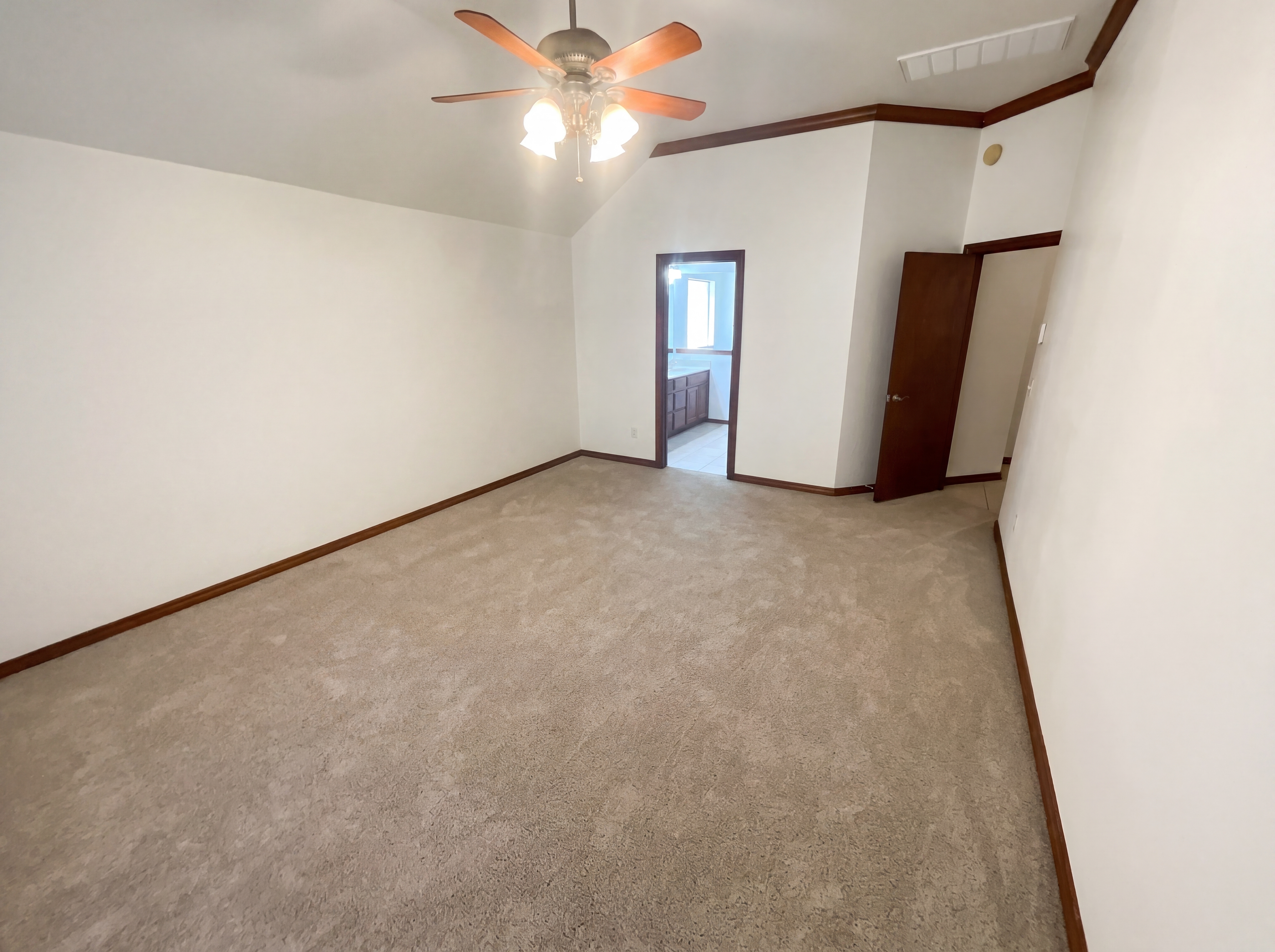 Photo 4 of 21 of 13808 S Robinson Ave, Oklahoma City, OK