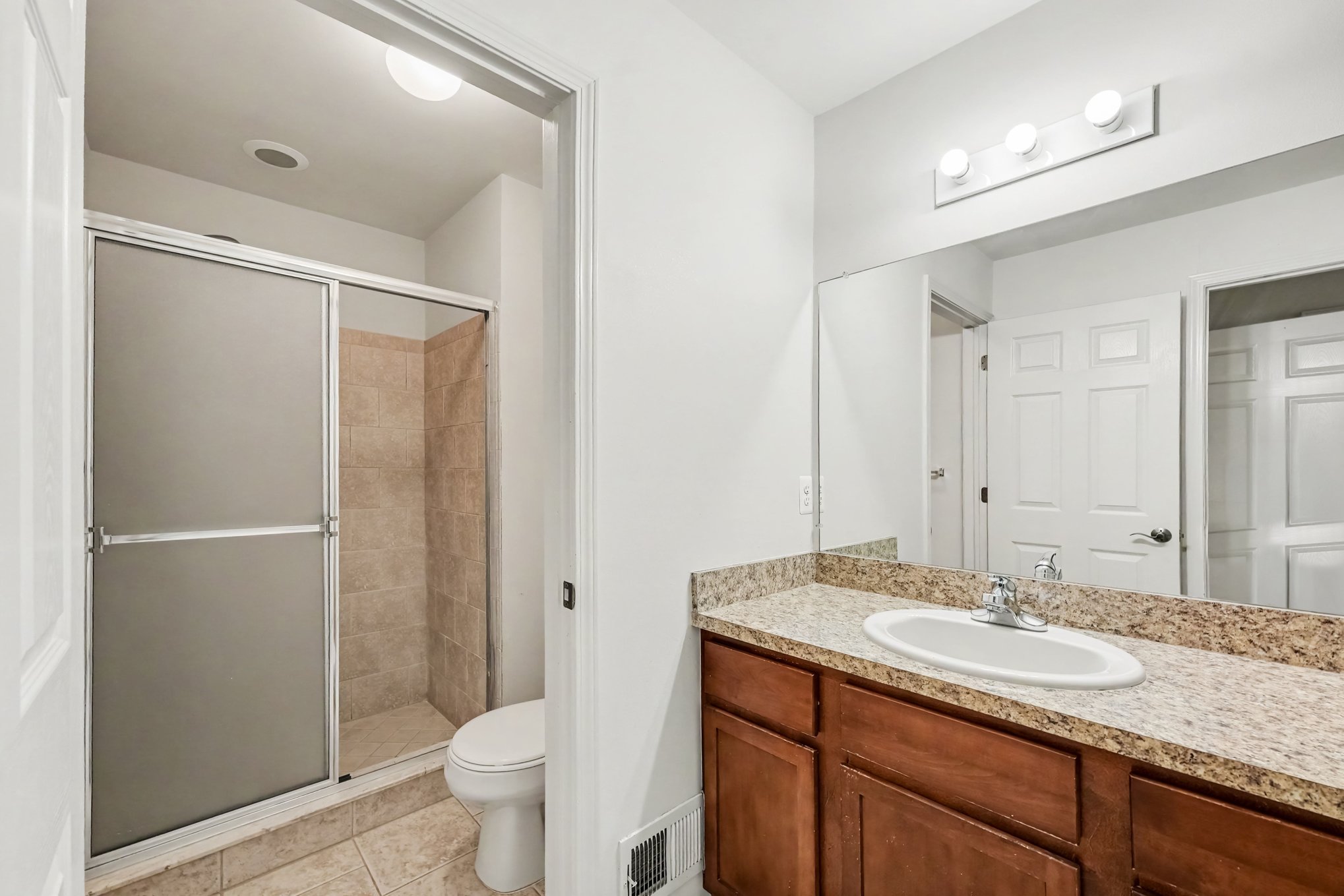 Photo 13 of 24 of 5151 Parsley Dr, Shelby Township, MI
