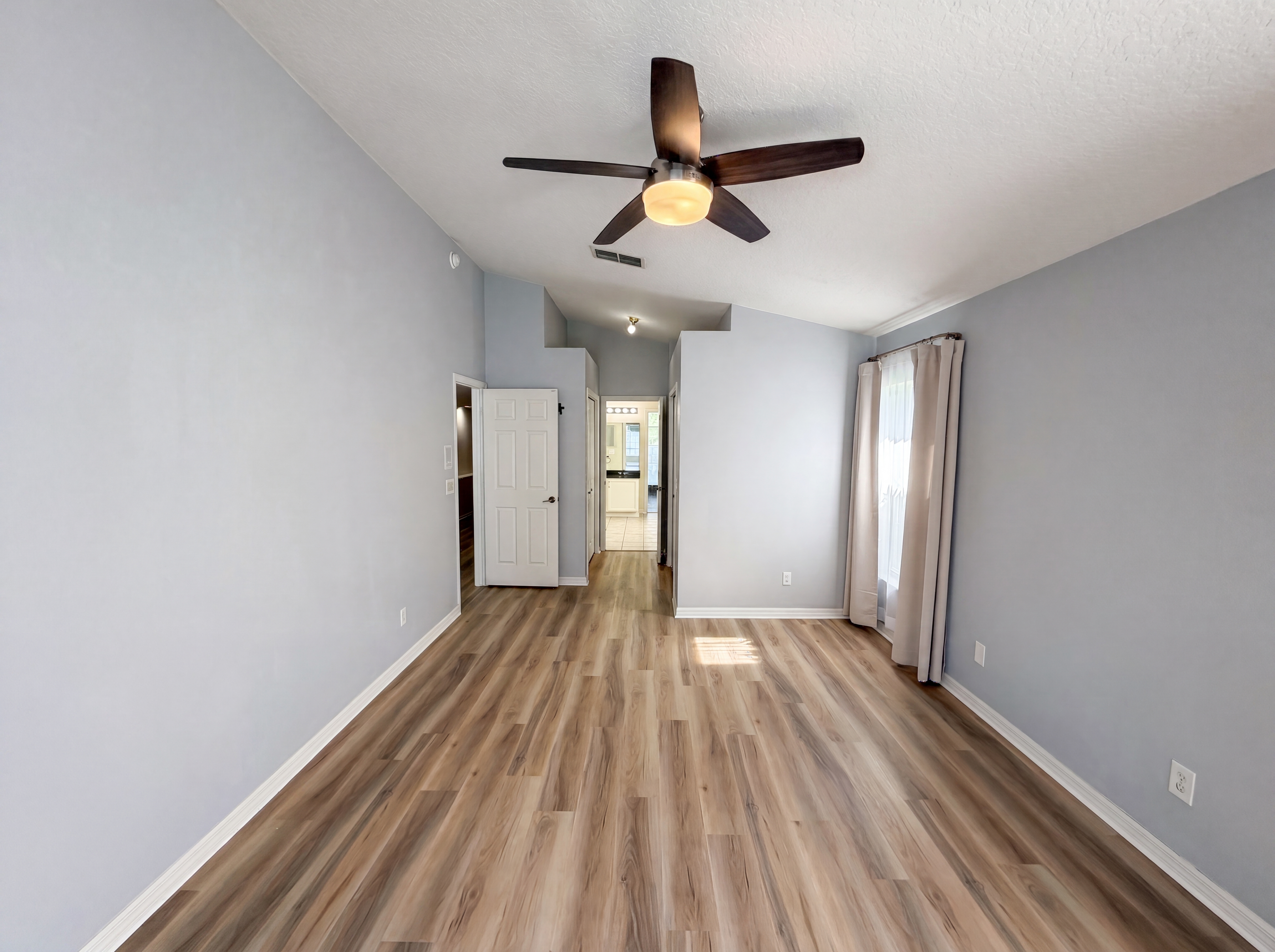 Photo 4 of 31 of 1619 River Birch Ave, Oviedo, FL