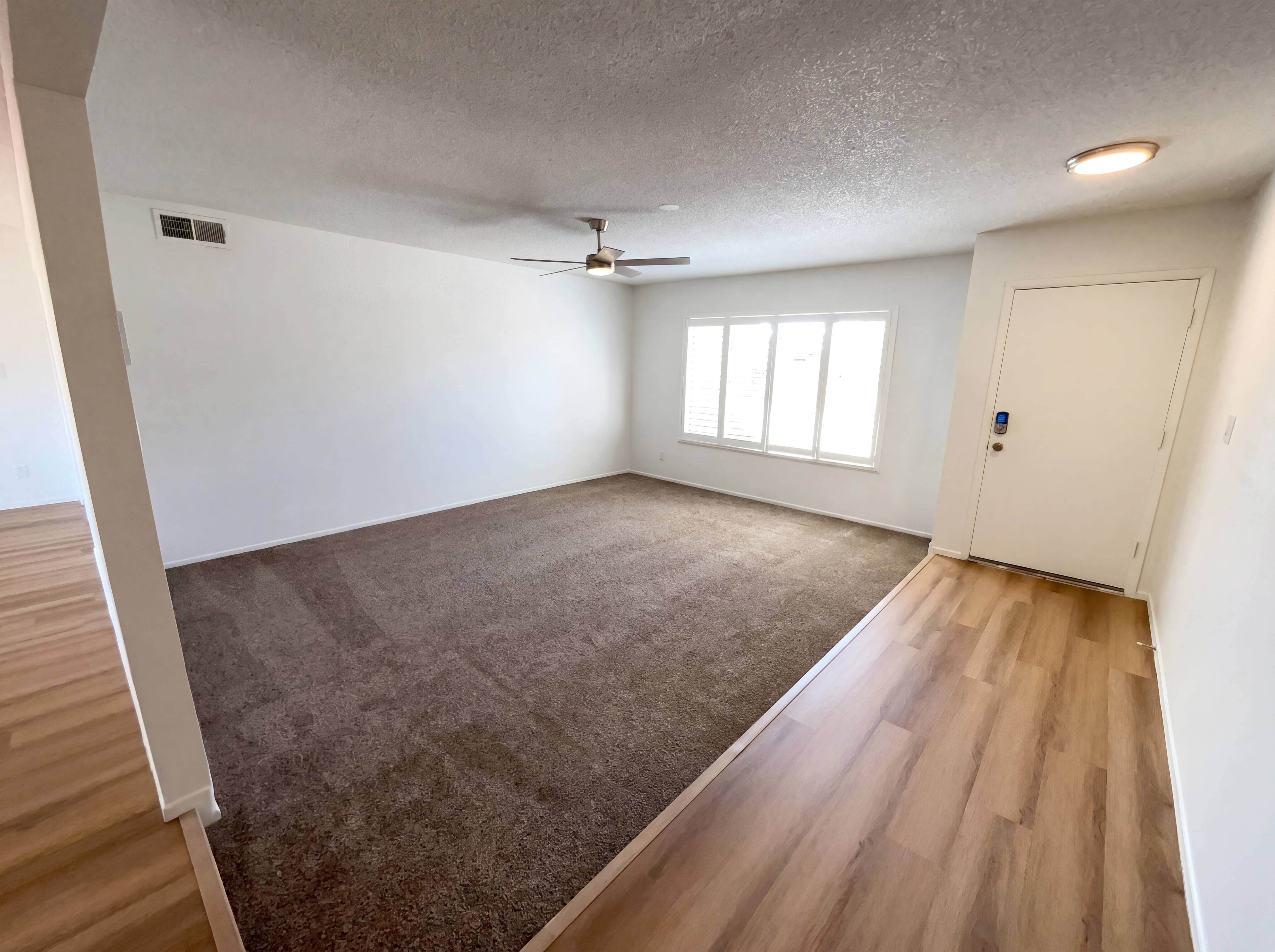 Photo 8 of 28 of 2219 S Estrella Cir, Mesa, AZ