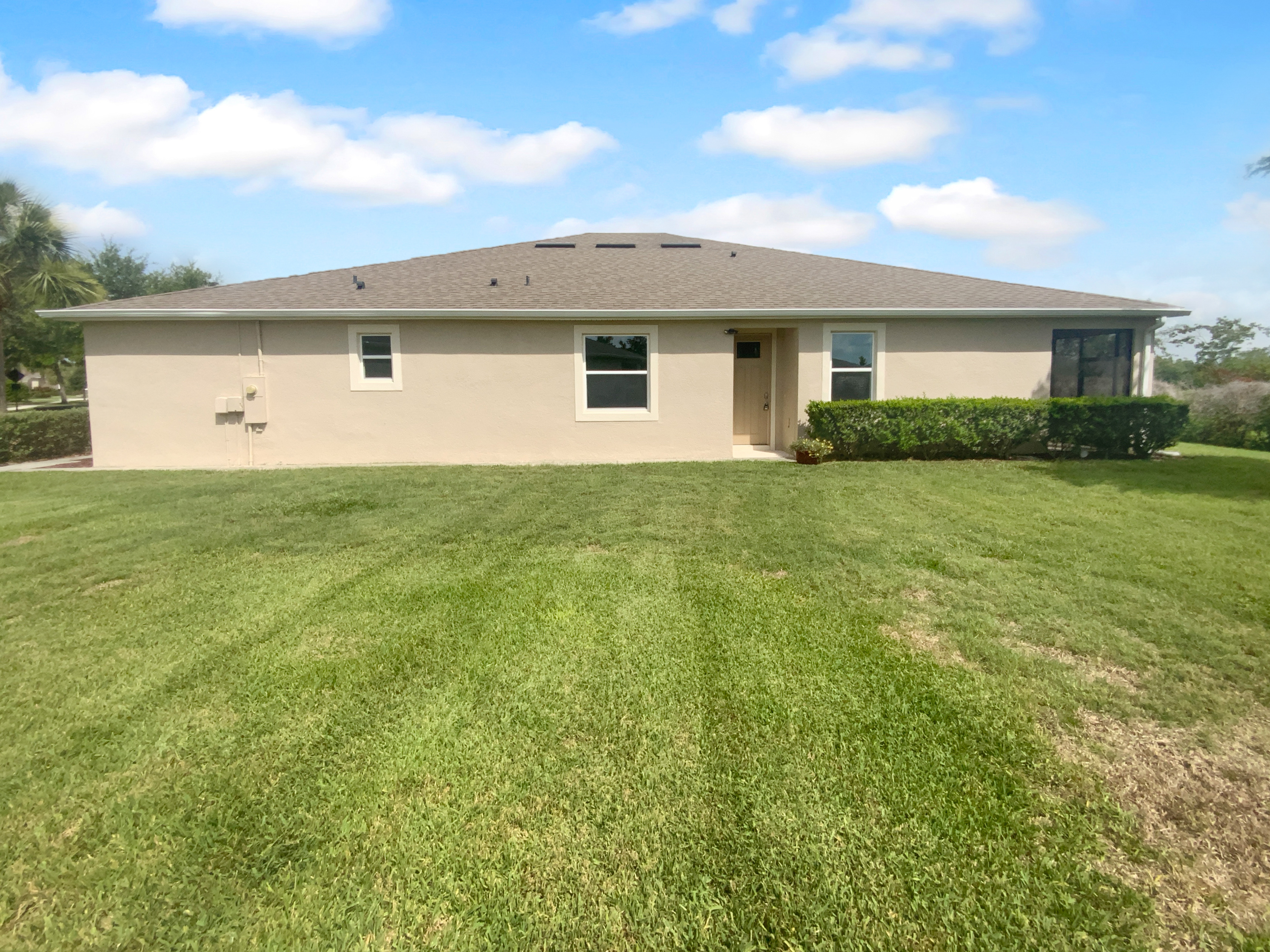 Photo 8 of 25 of 33083 Windelstraw Dr, Wesley Chapel, FL