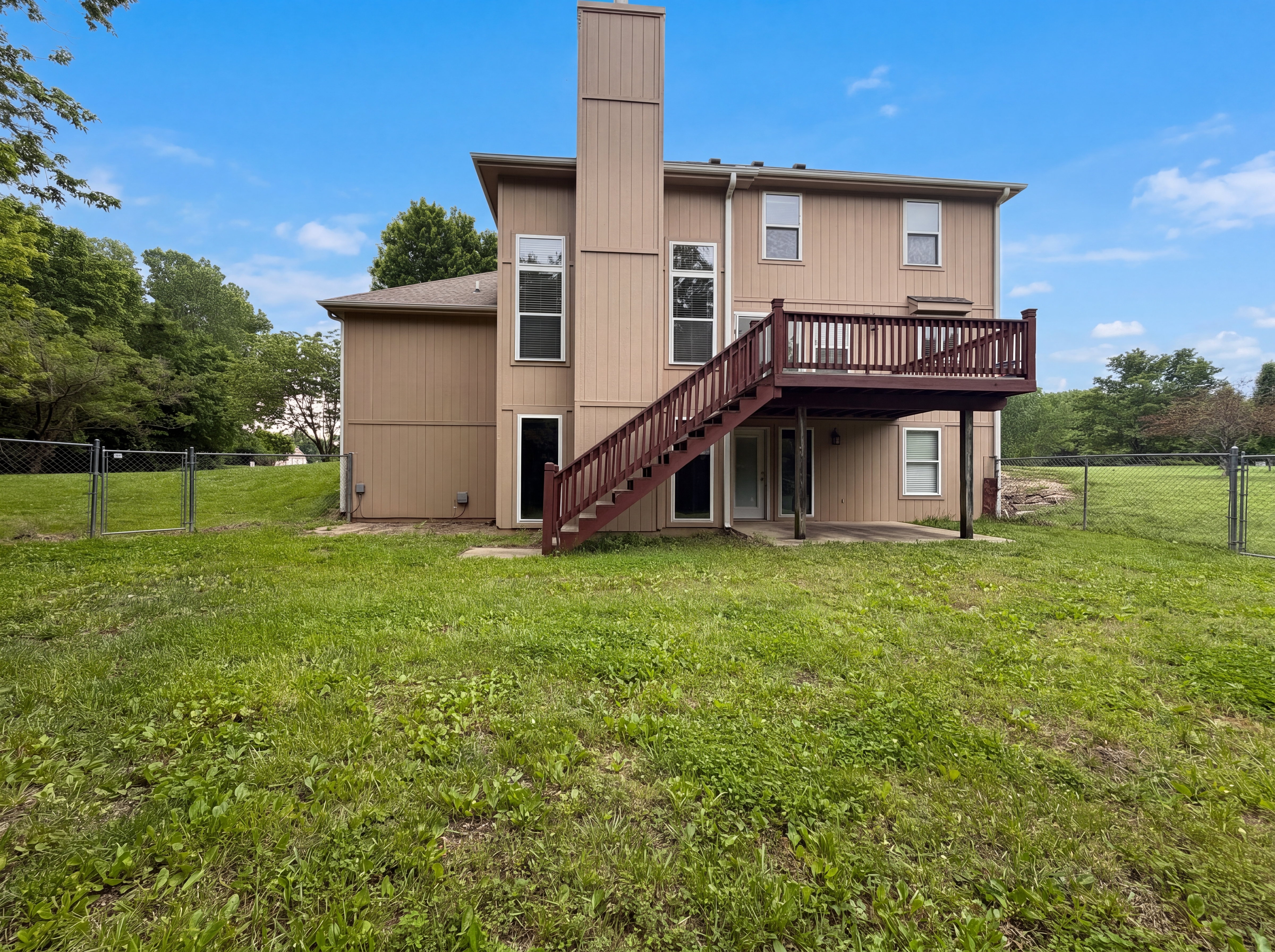 Photo 18 of 22 of 23612 S Lucille Ln, Peculiar, MO
