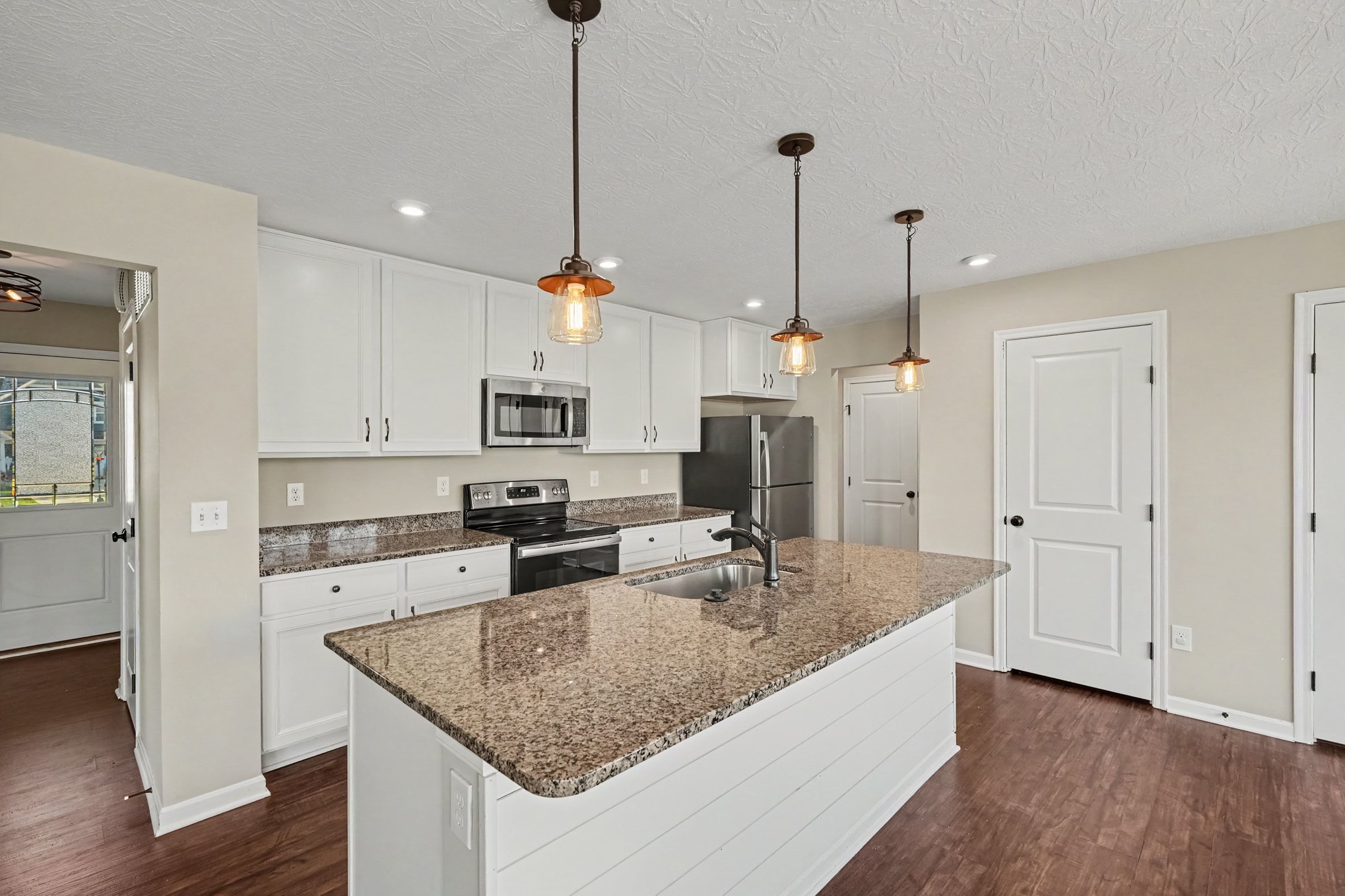 Photo 2 of 17 of 2115 Gray Ct, Hebron, KY