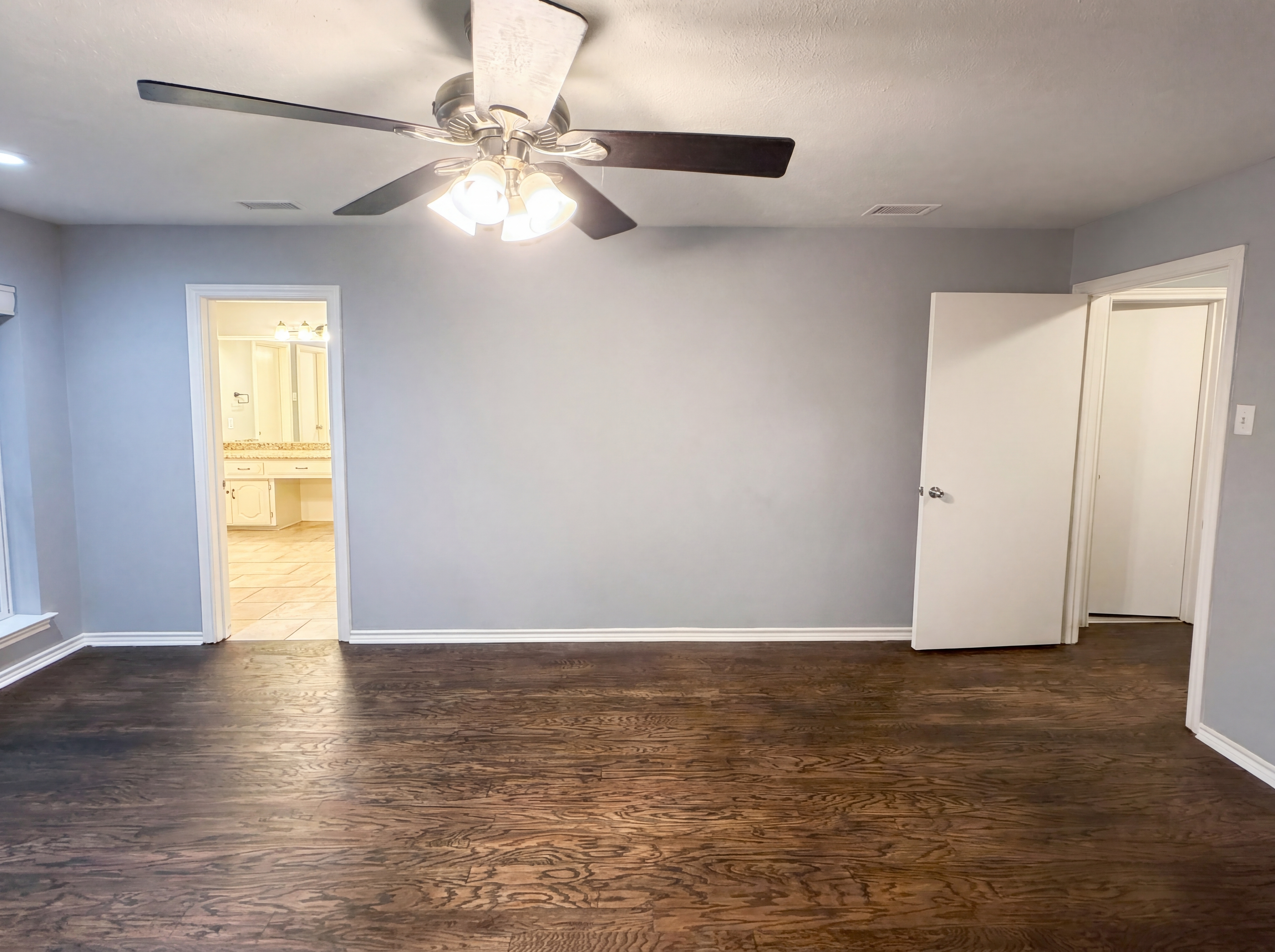 Photo 13 of 17 of 3717 Knob Hill Dr, Plano, TX