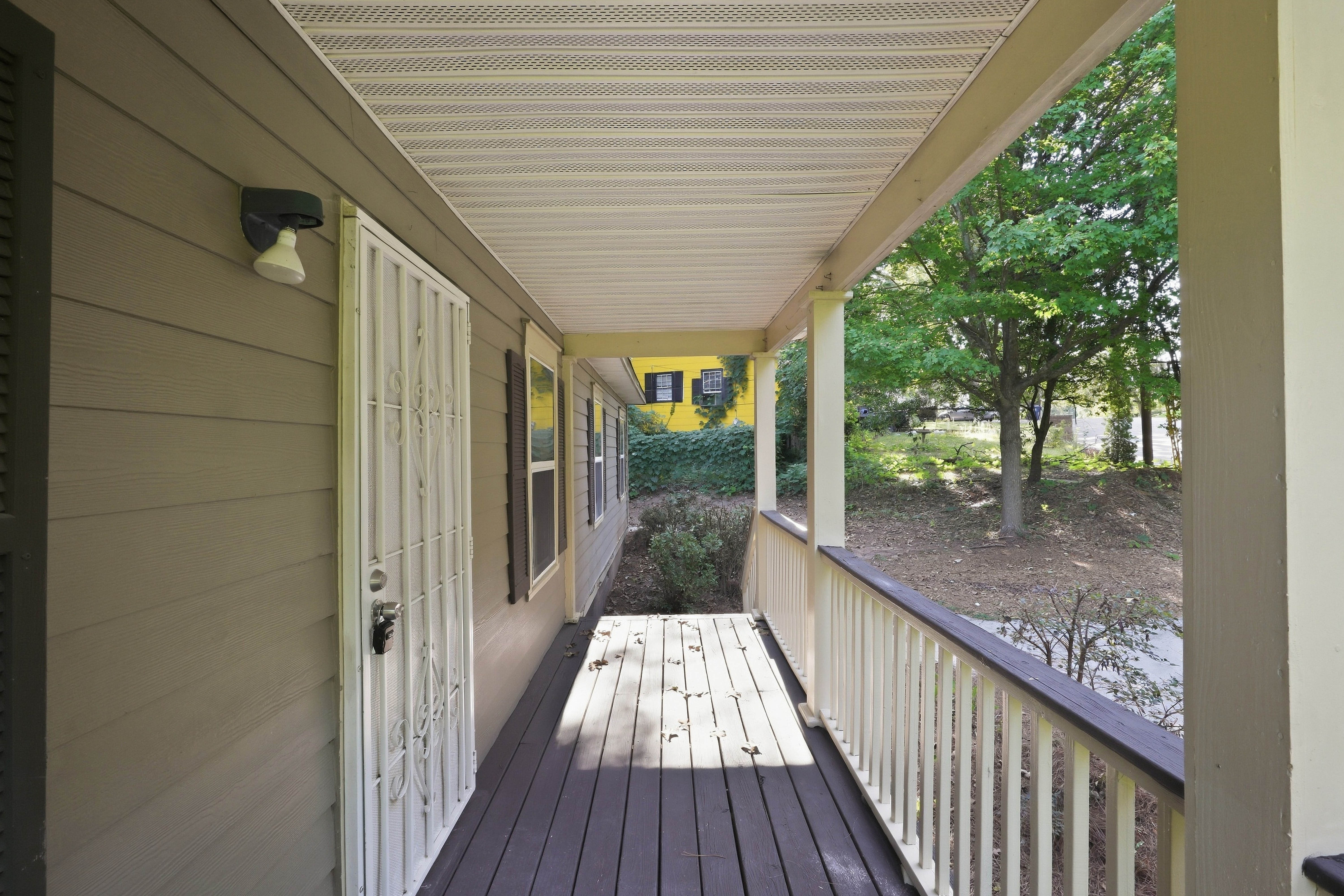 Photo 6 of 14 of 1668 Oak Knoll Cir SE, Atlanta, GA