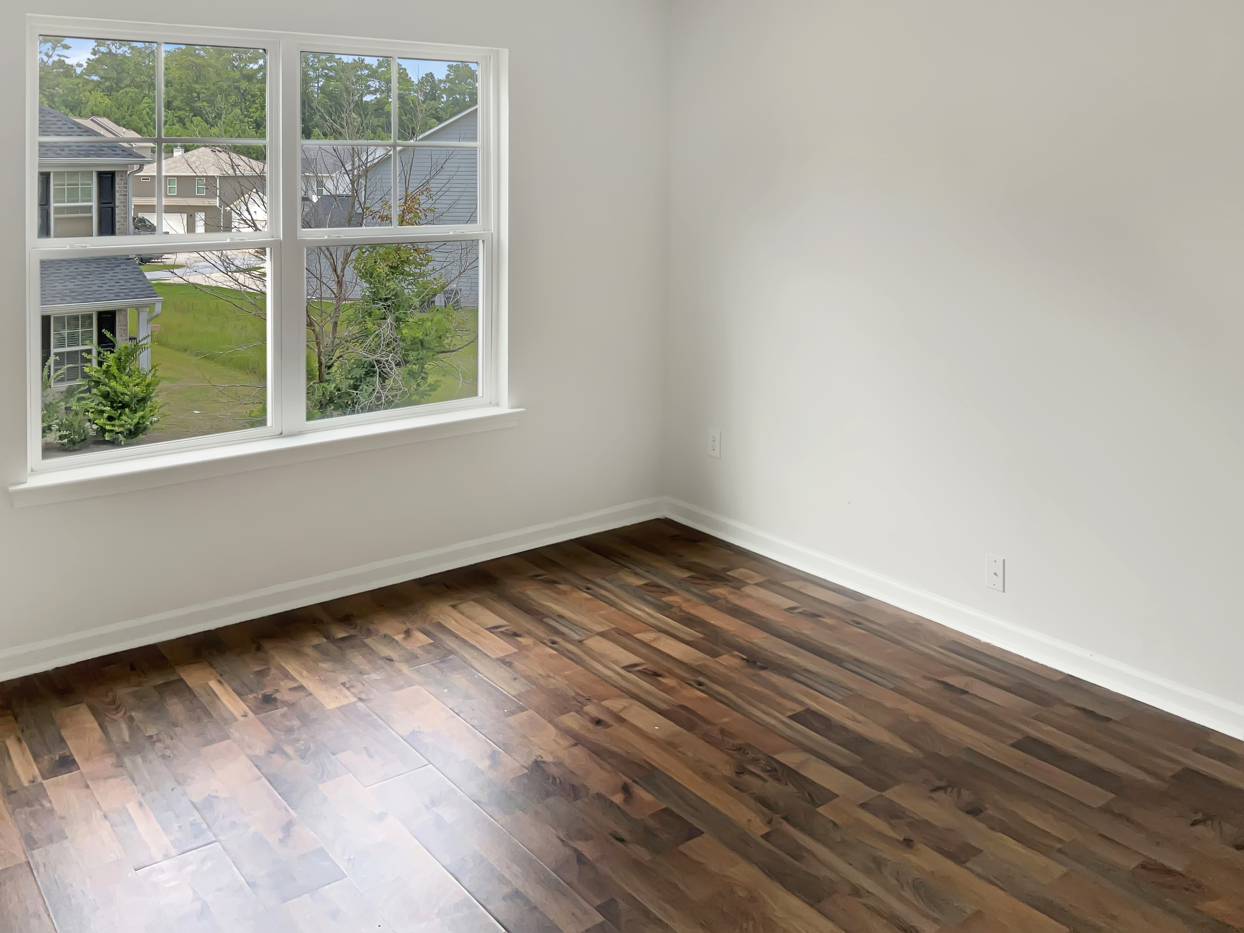 Photo 3 of 22 of 4890 Heritage Cir, Atlanta, GA