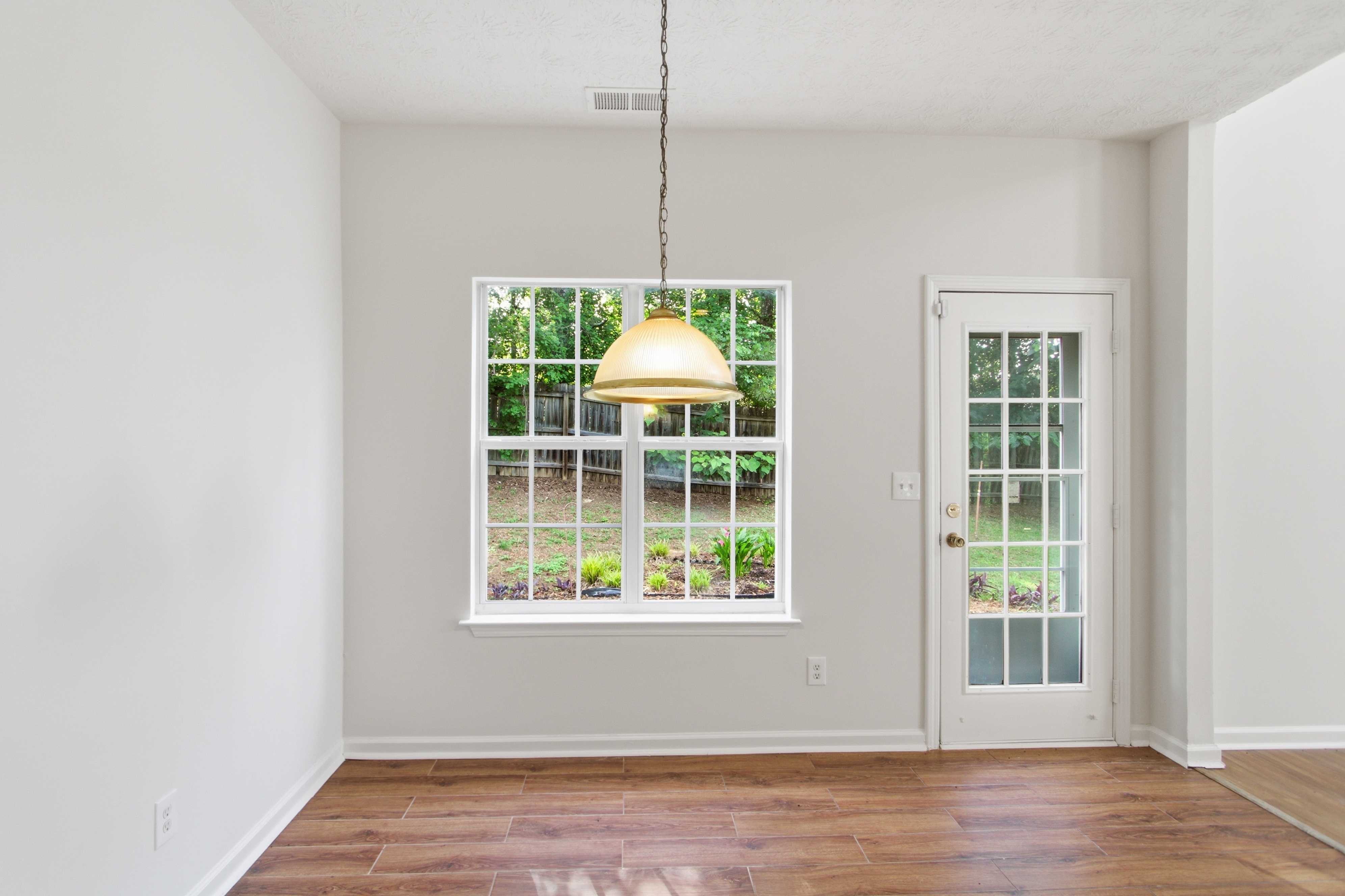 Photo 23 of 55 of 835 Shadow Lake Dr, Lithonia, GA