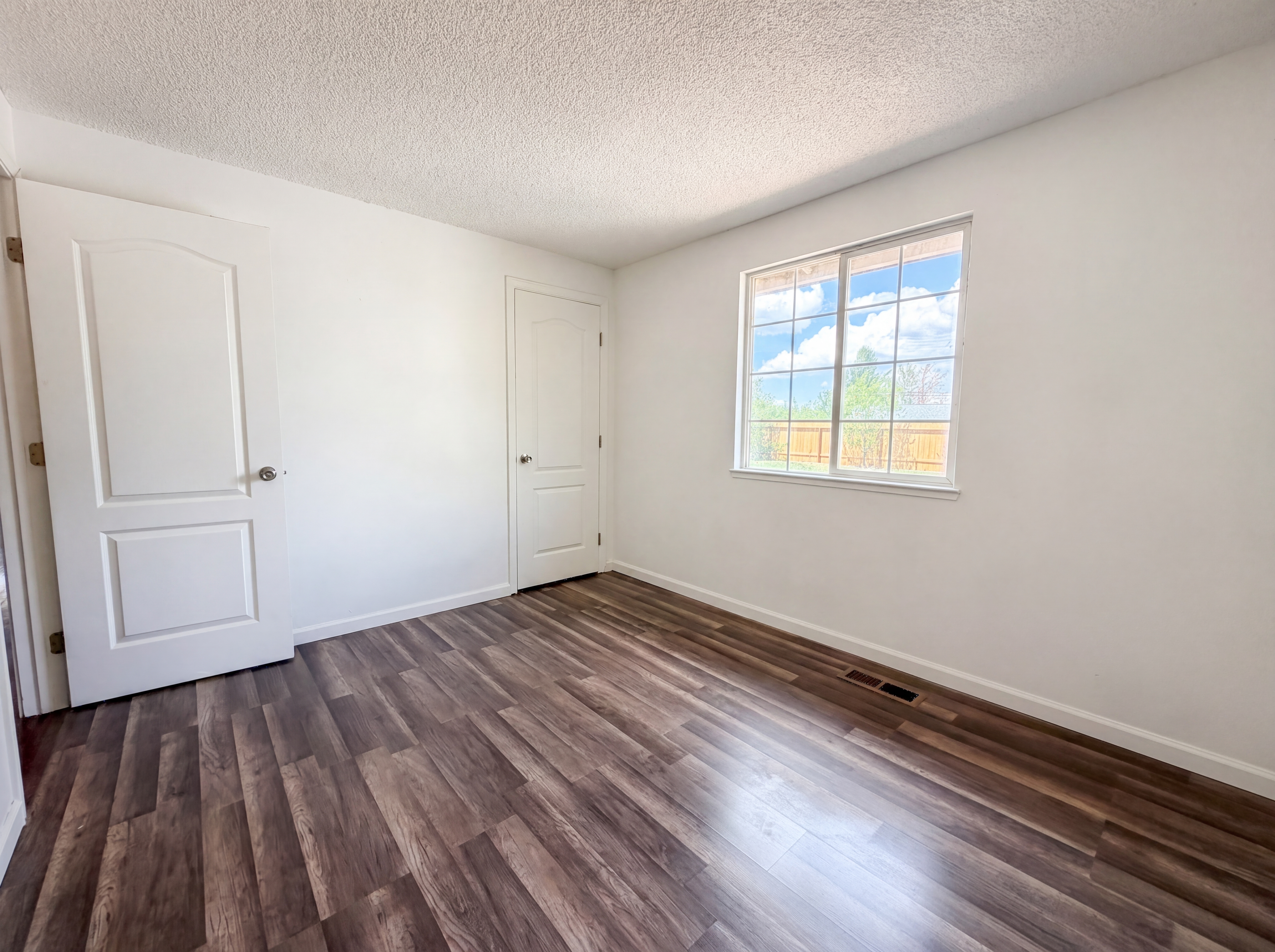 Photo 11 of 26 of 3325 Somerset Way, Carson City, NV