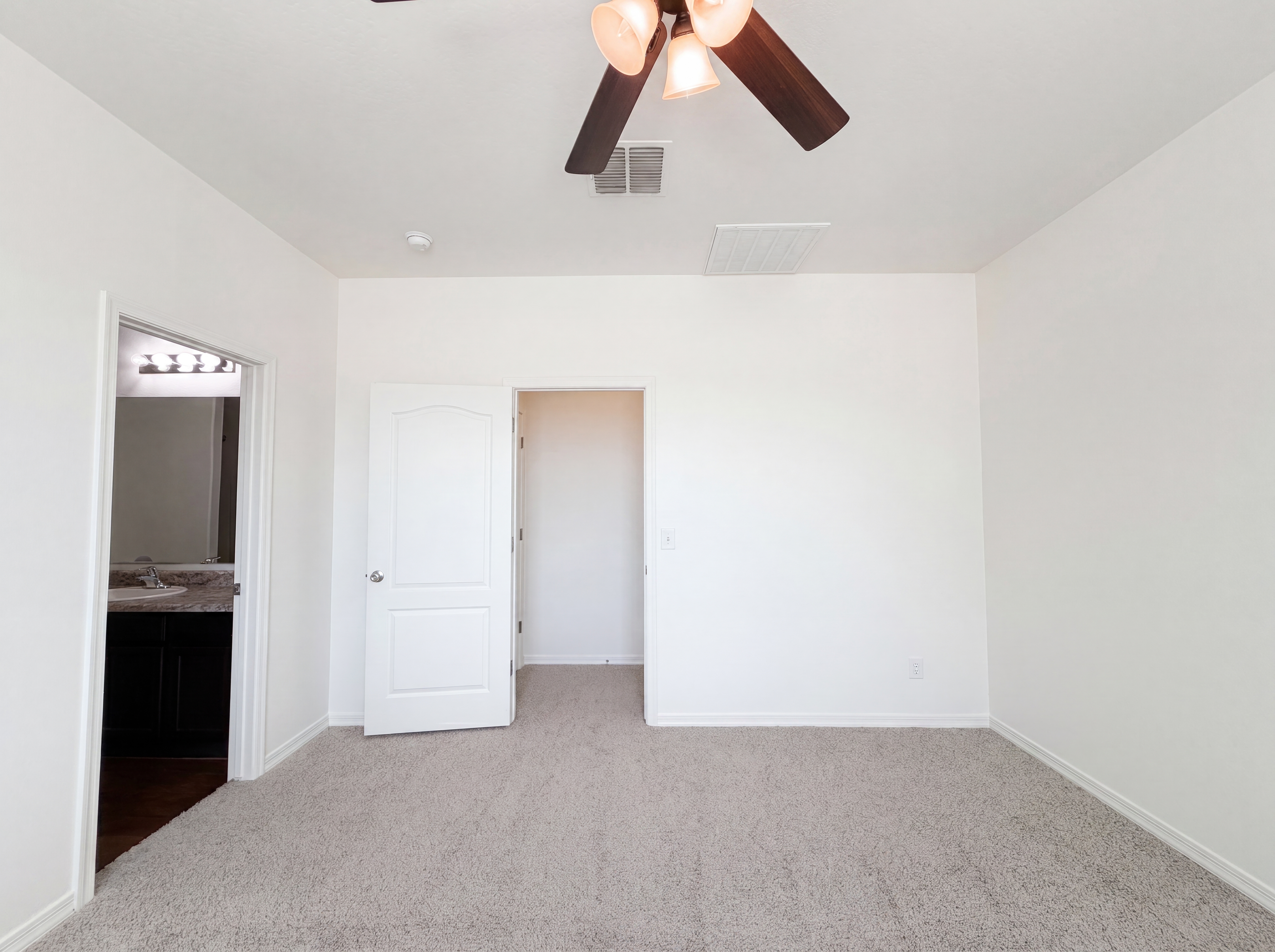 Photo 4 of 21 of 19539 N Rose Ct, Maricopa, AZ