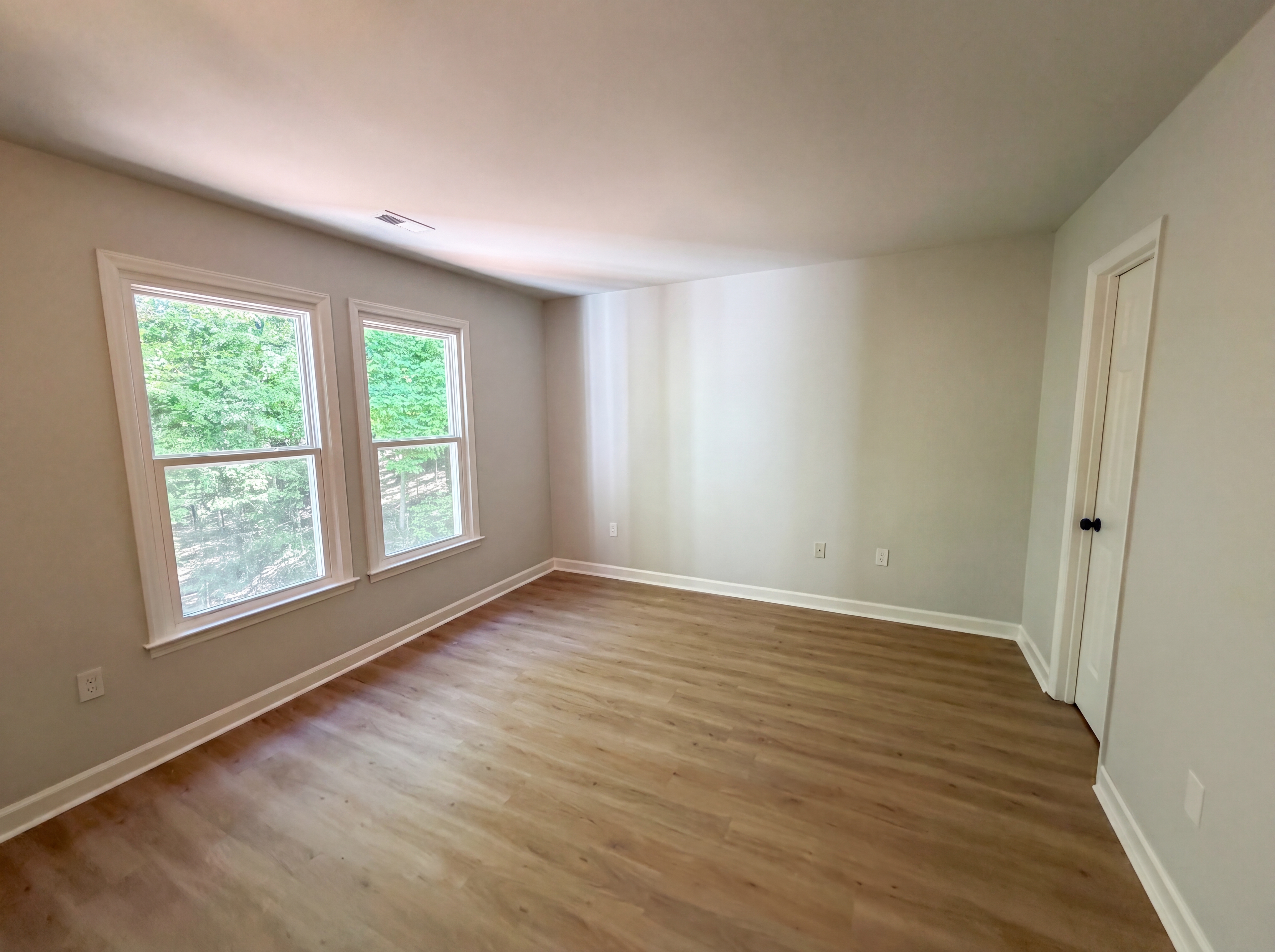 Photo 4 of 26 of 6095 Coral View Dr, Harrisburg, NC