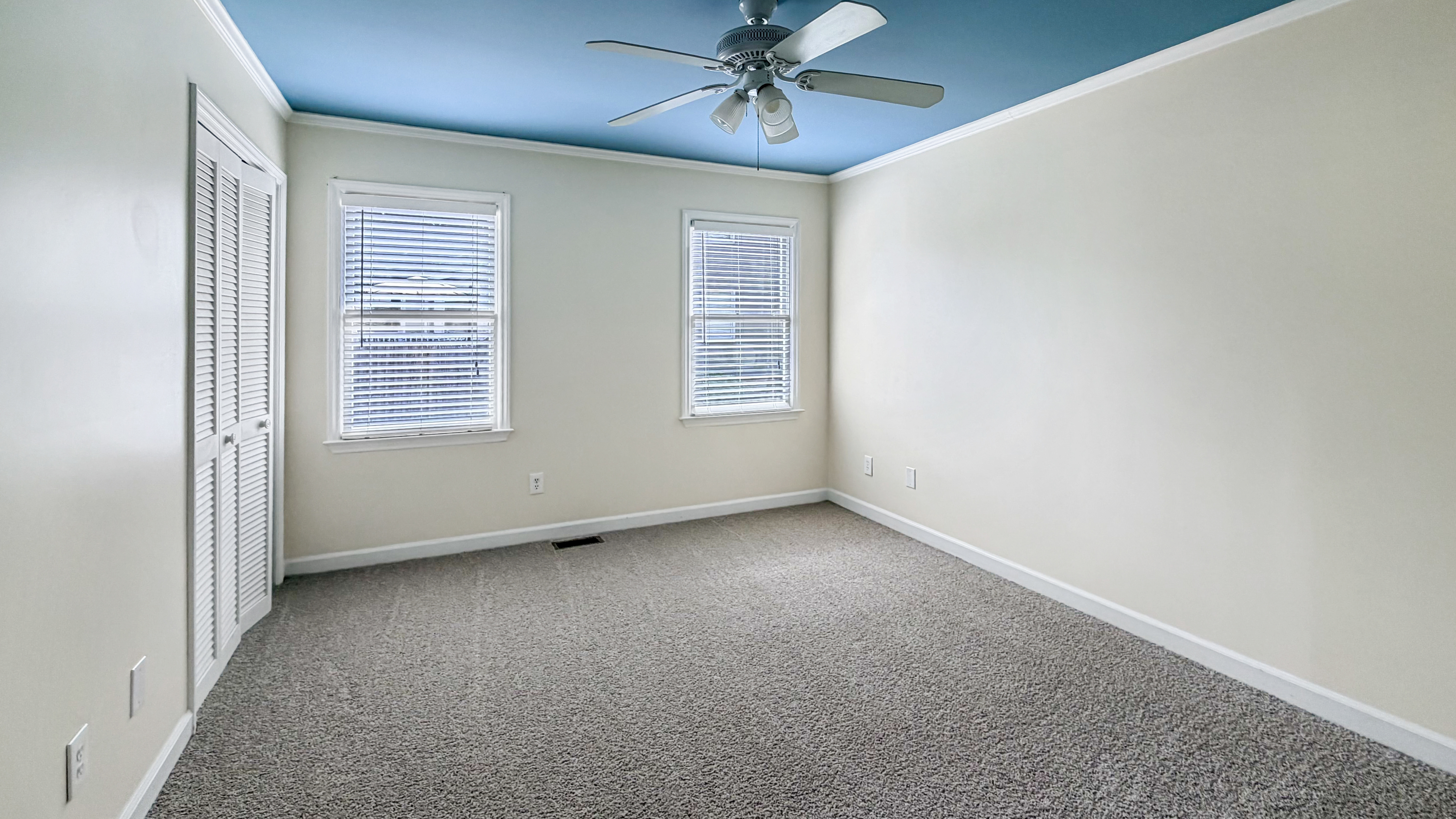 Photo 11 of 21 of 16539 Grapperhall Dr, Huntersville, NC