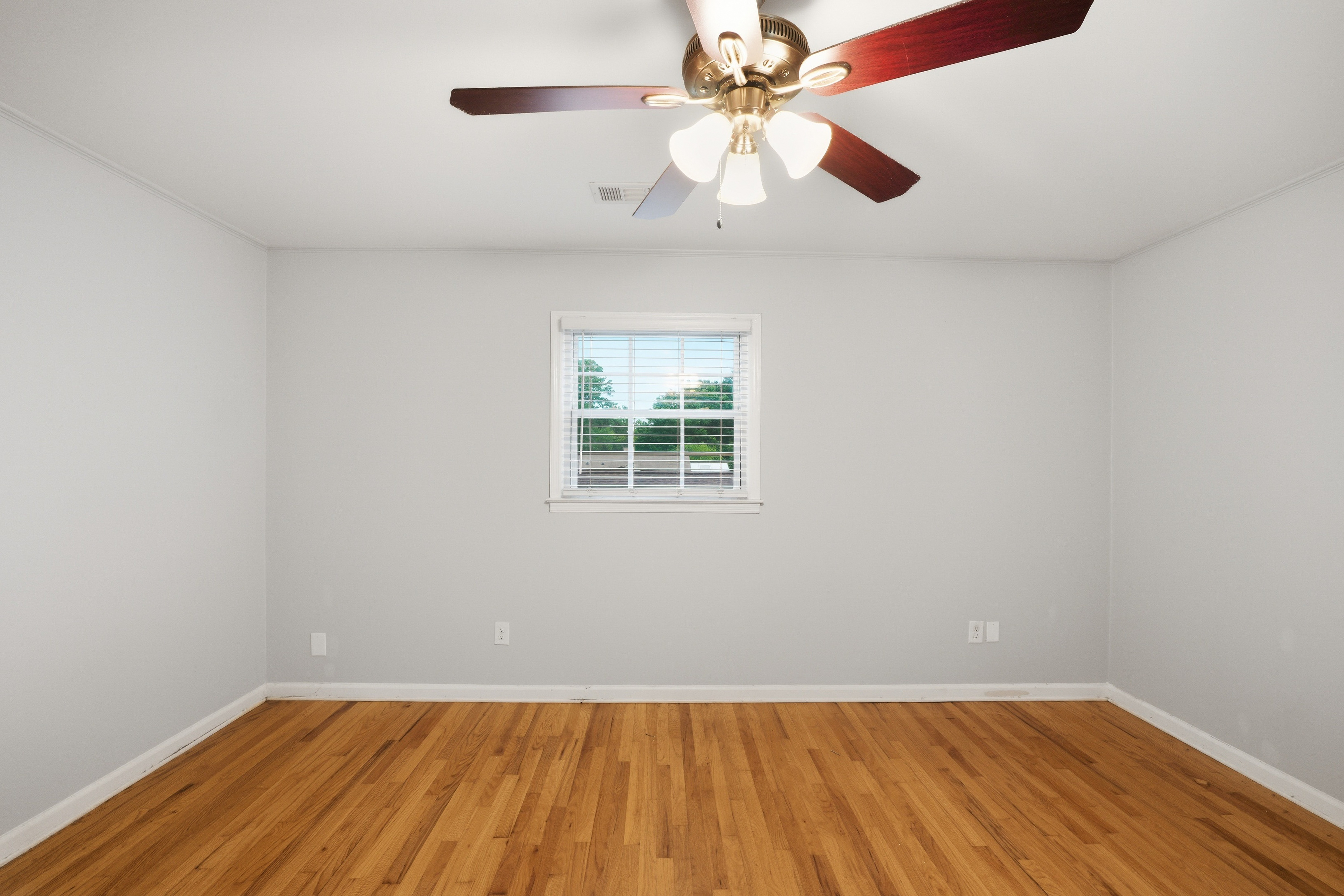 Photo 13 of 35 of 1604 Drayton Woods Dr, Tucker, GA