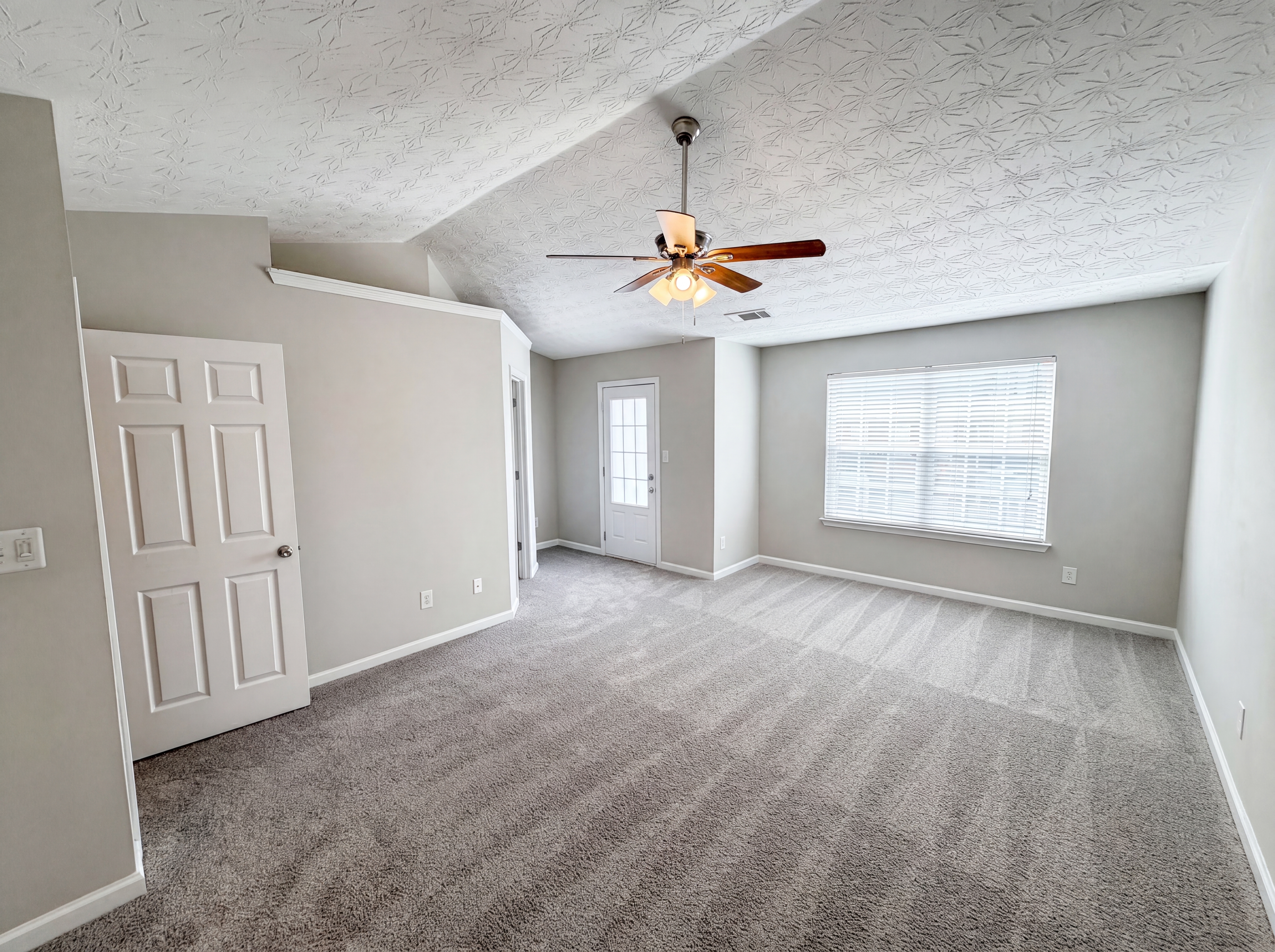 Photo 8 of 33 of 2259 Hawks Bluff Trl, Lawrenceville, GA