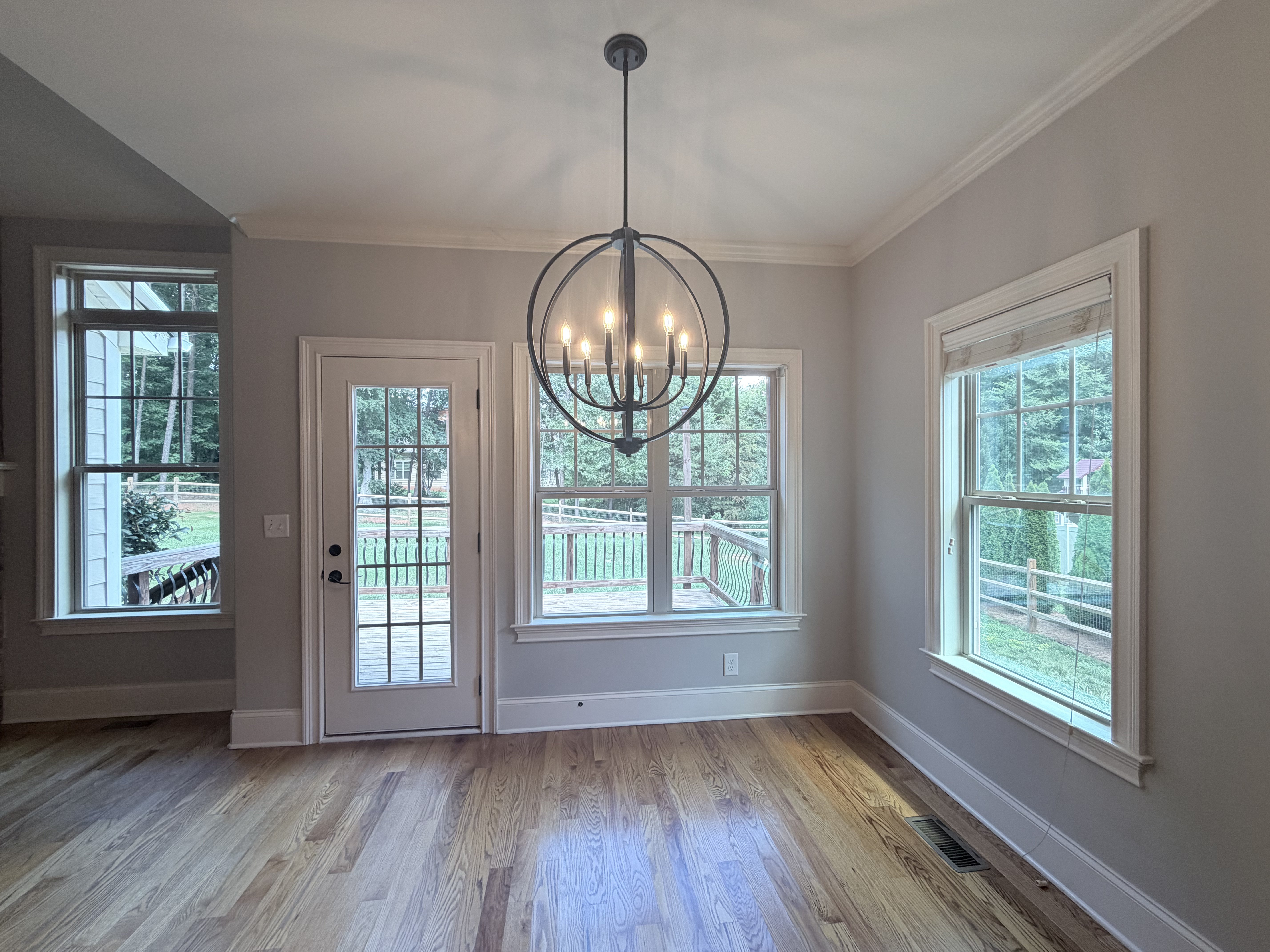 Photo 8 of 19 of 131 Lakeshore Hills Dr, Mooresville, NC