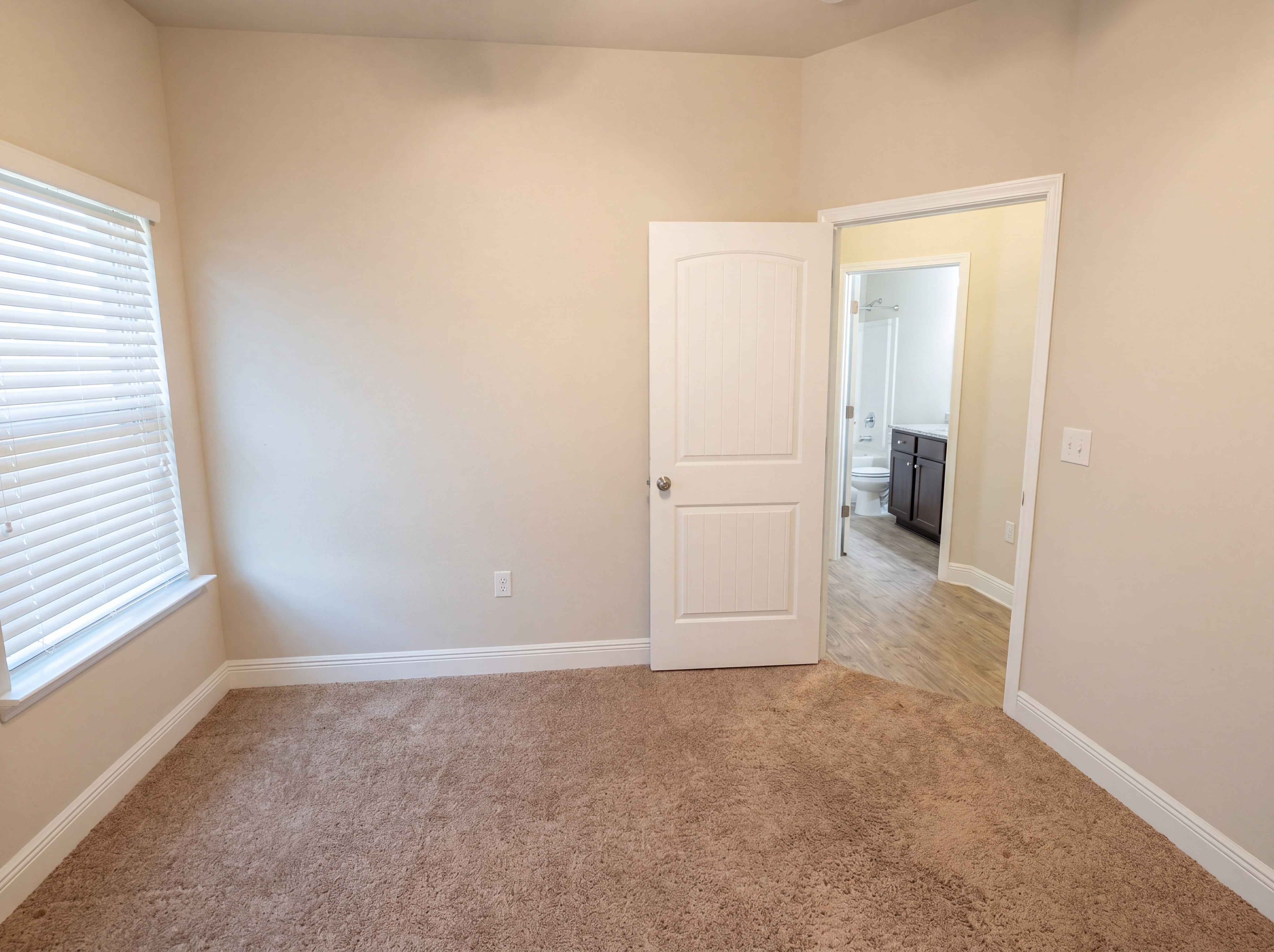 Photo 13 of 18 of 1740 Covington Ln, Foley, AL