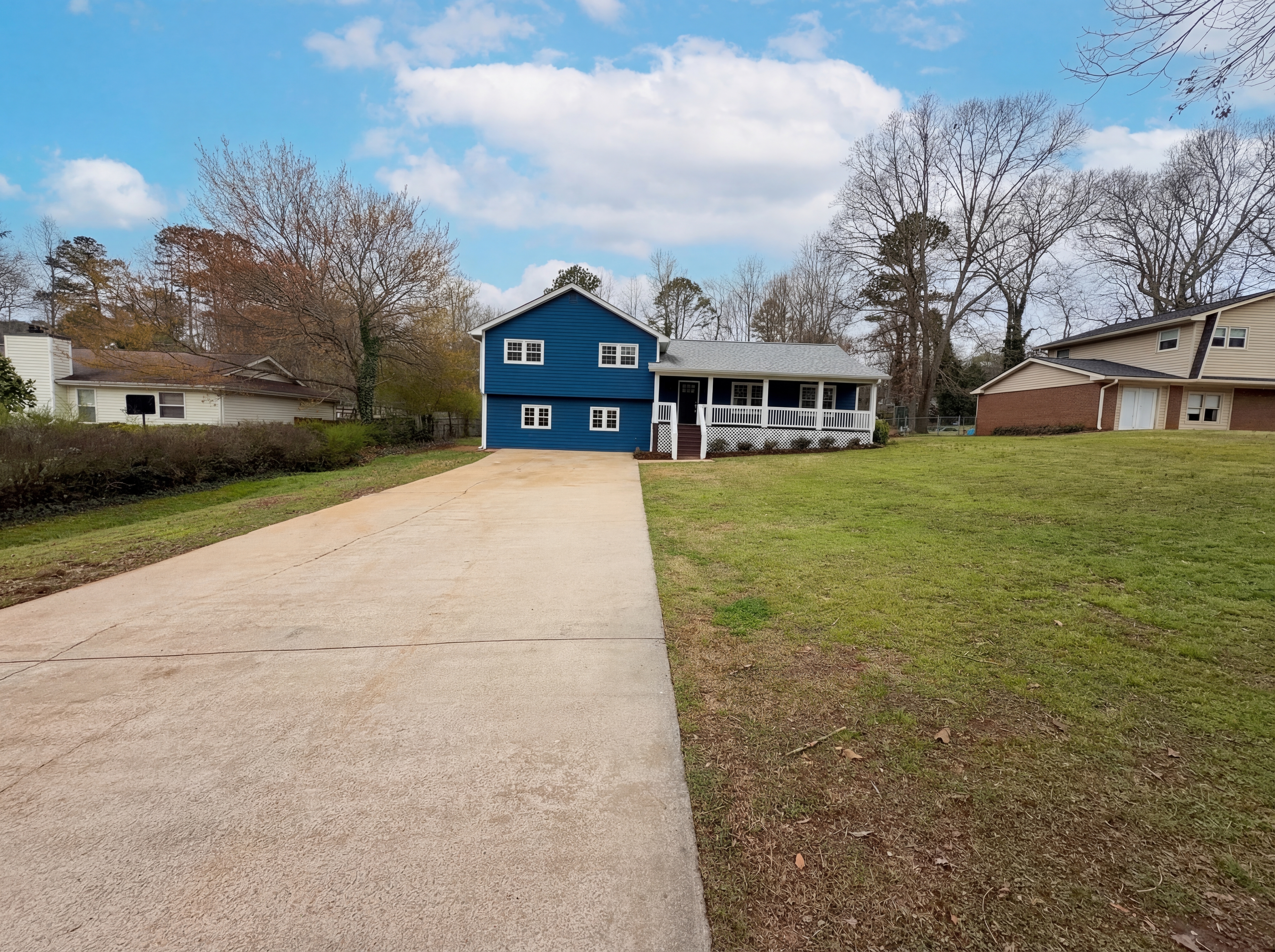 Photo 6 of 55 of 1272 Owen Cir, Sugar Hill, GA