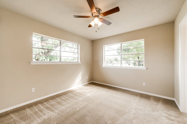 Photo 15 of 20 - 5201 Cloyce Ct, North Richland Hills, TX 76180