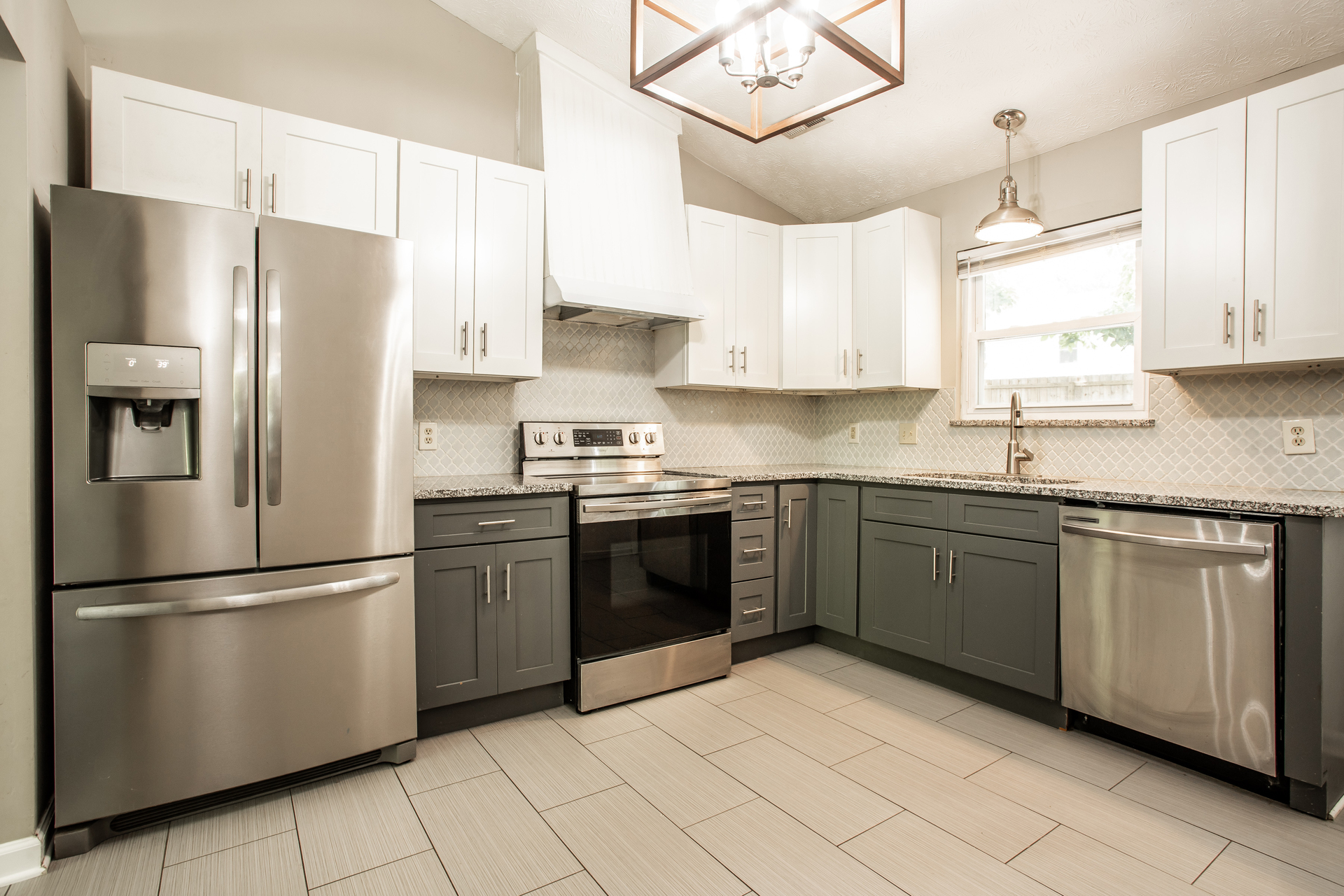 Photo 2 of 21 of 6009 Woodbark Trce, Knoxville, TN