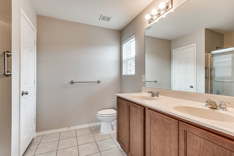 Photo 19 of 28 - 110 Abelia Dr, Fate, TX 75189