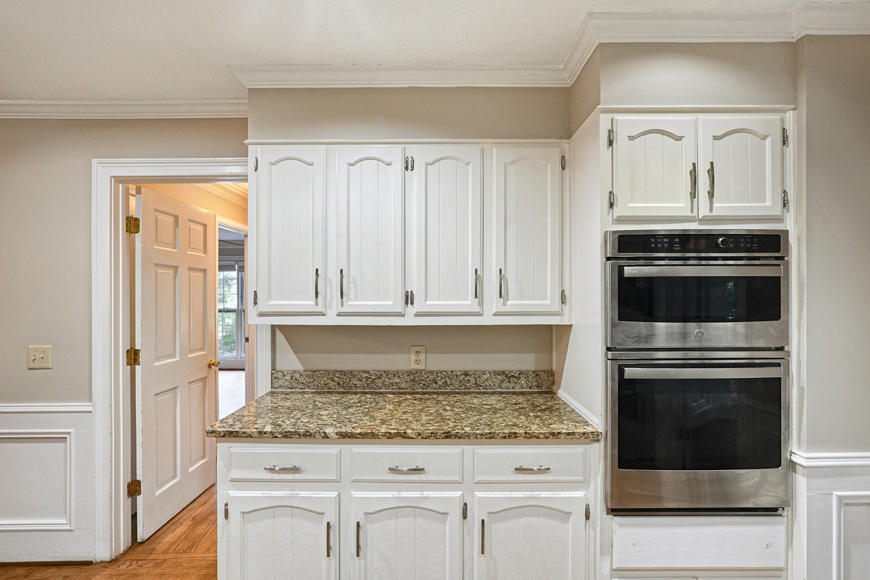 Photo 15 of 63 of 2360 Kimbrough Ct, Sandy Springs, GA