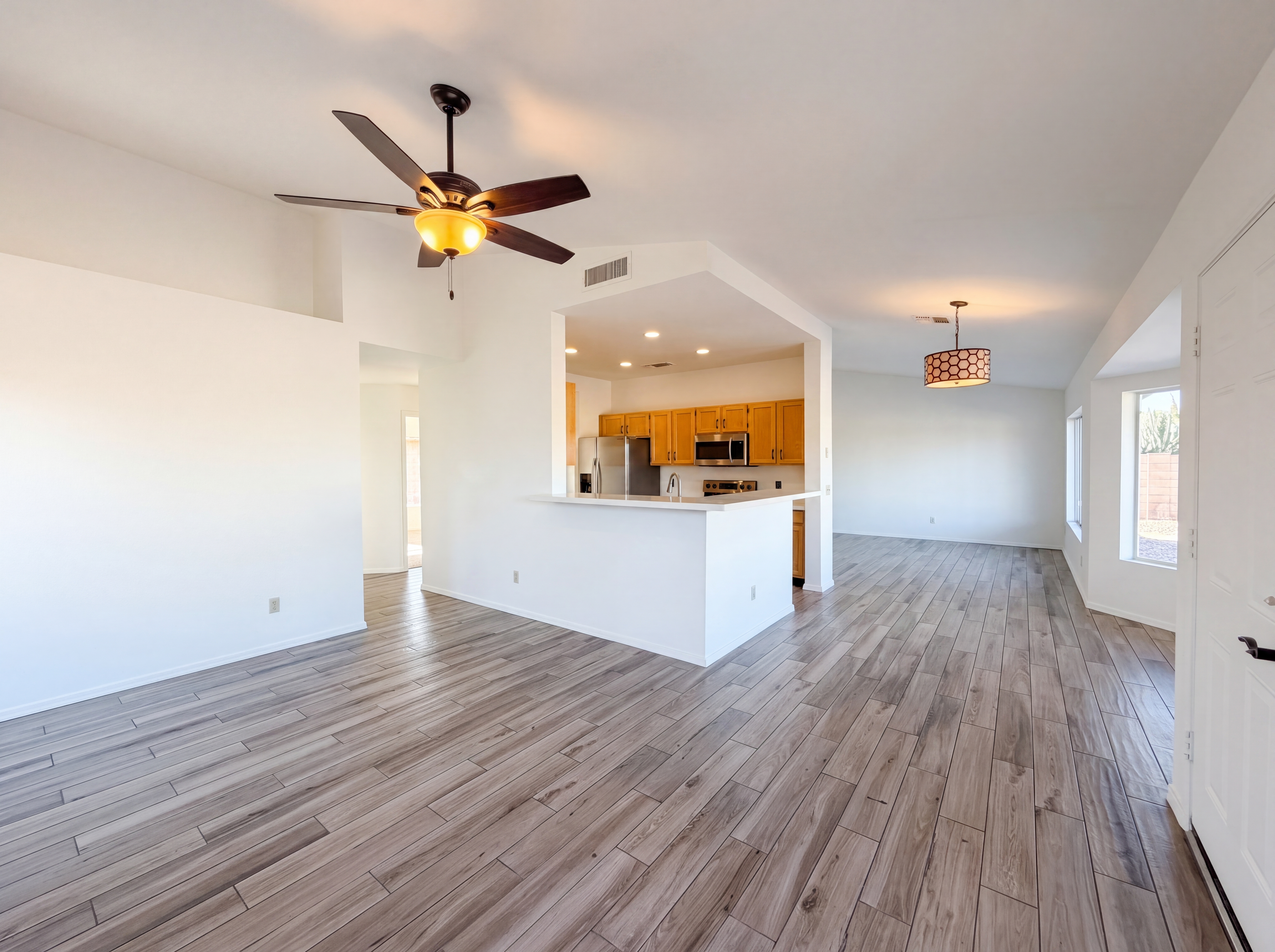 Photo 8 of 20 of 23626 N 45th Ave, Glendale, AZ