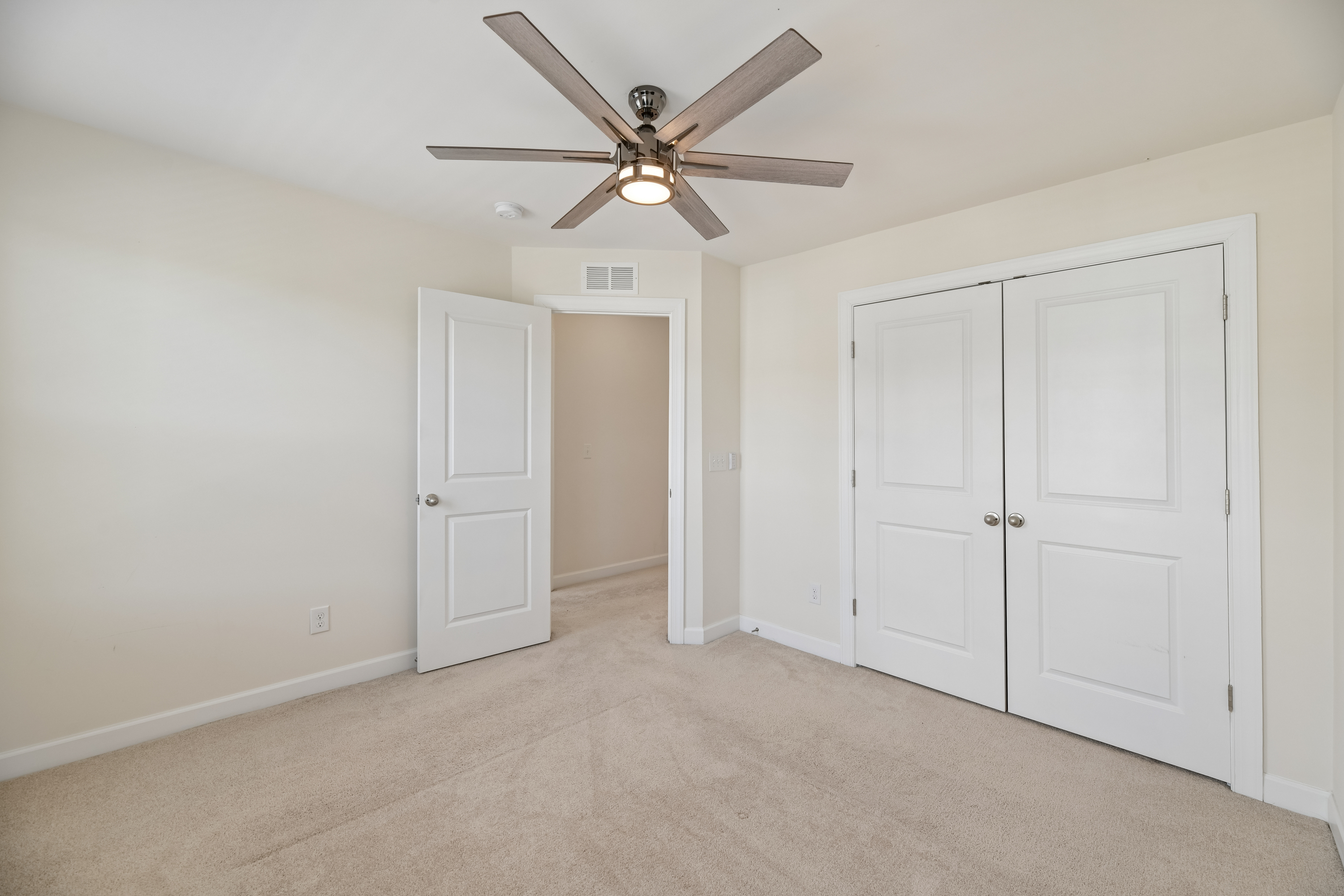 Photo 25 of 60 of 8124 Bock Farm Pl, Alexandria, VA
