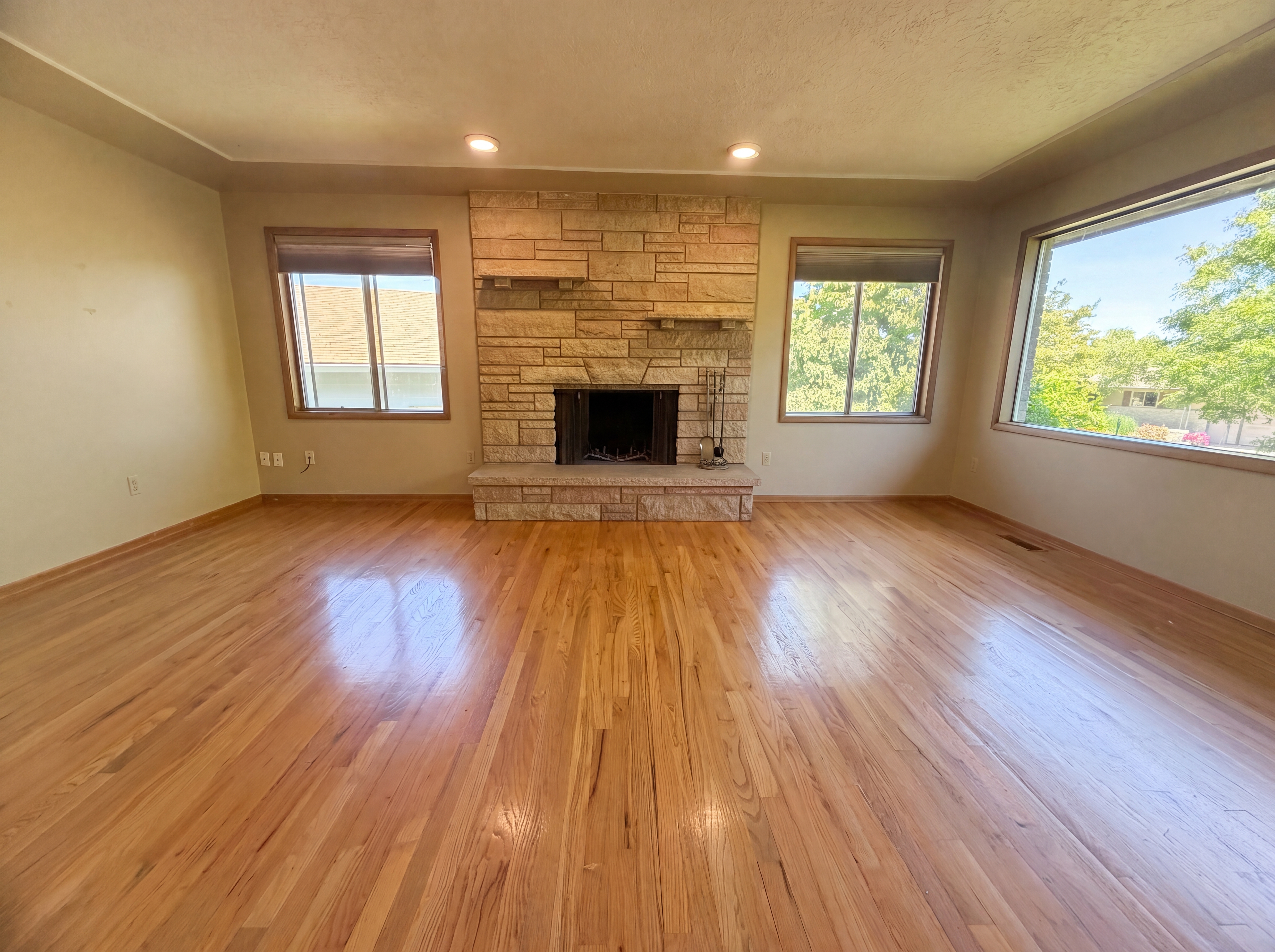 Photo 9 of 24 of 3311 NE 145th Ave, Portland, OR