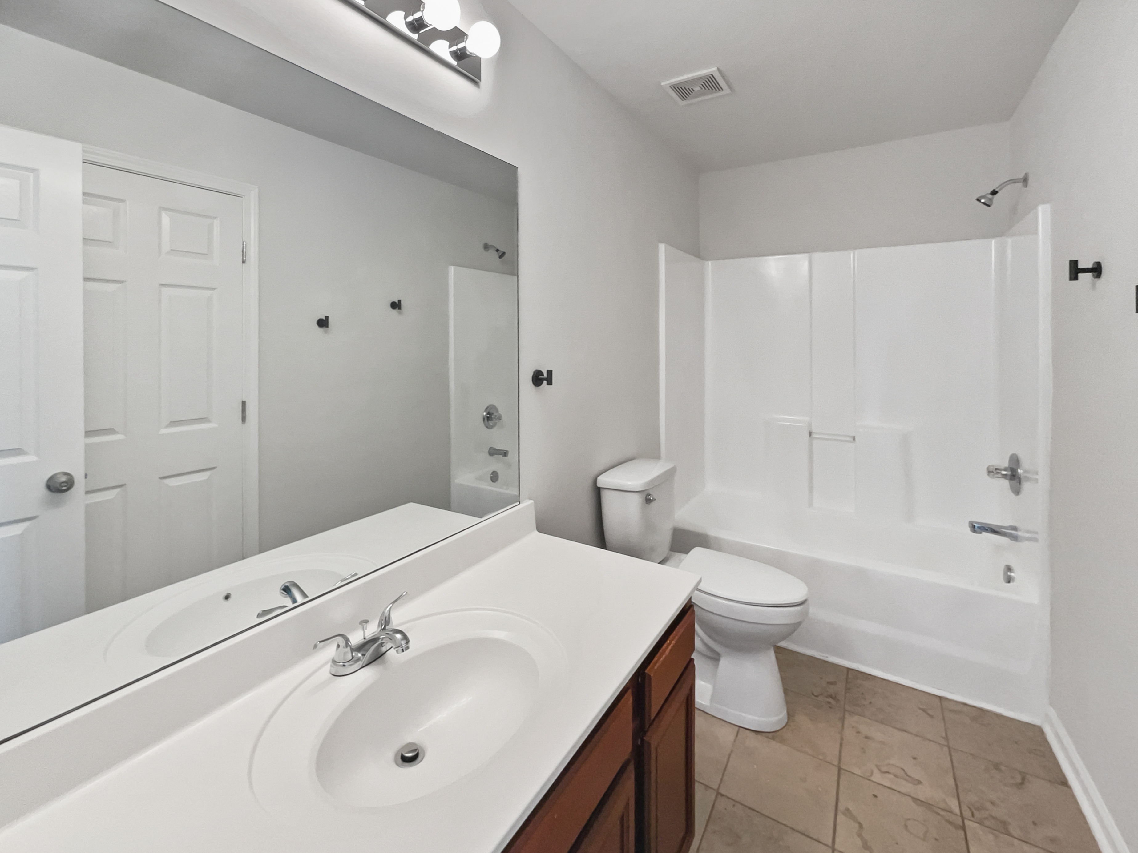 Photo 7 of 20 of 7513 W Winchester Dr, Antioch, TN