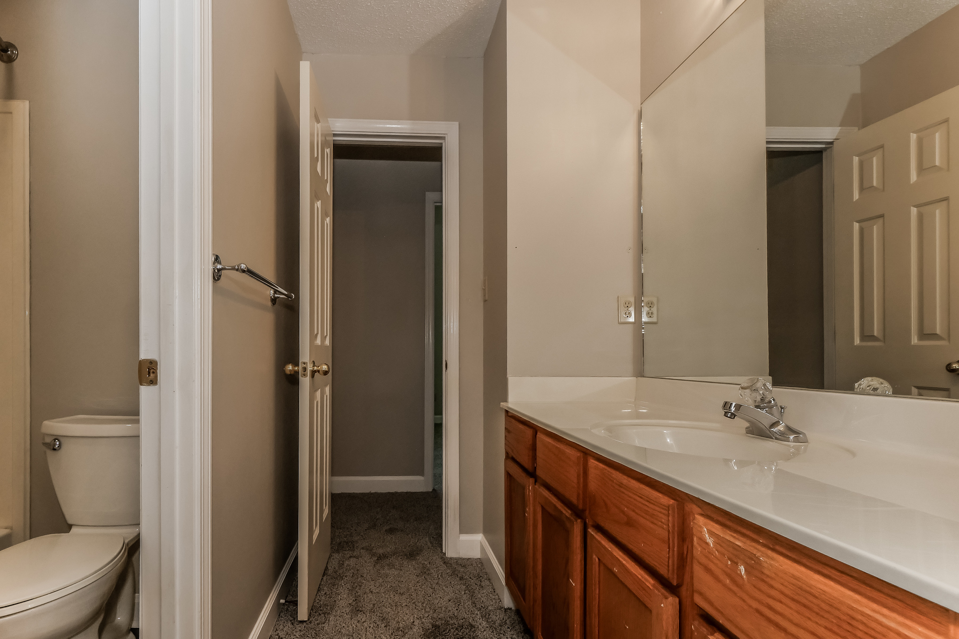 Photo 18 of 21 of 4635 Shadow Field Ln, Bartlett, TN