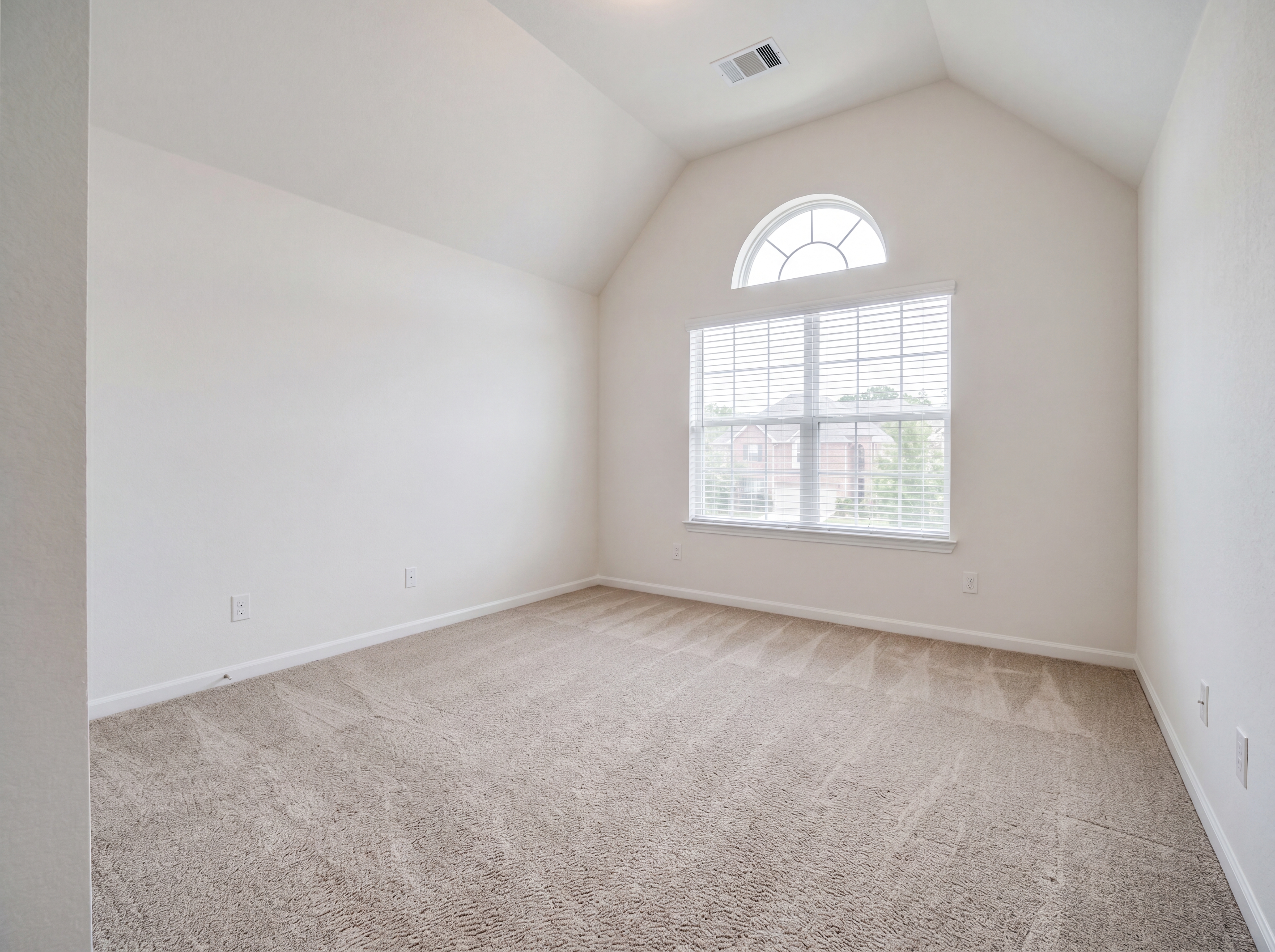 Photo 18 of 29 of 2948 Almansa, Grand Prairie, TX