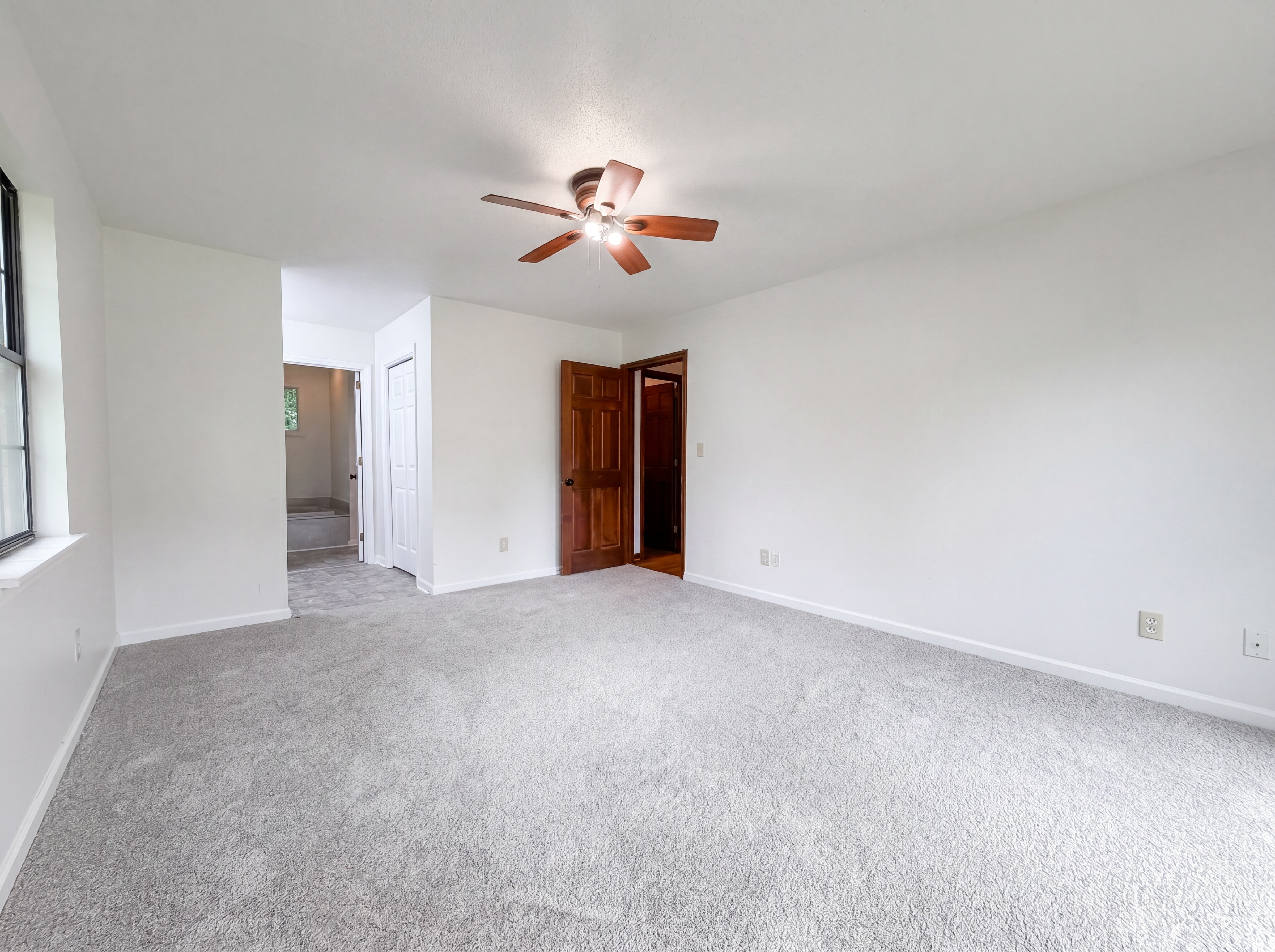 Photo 4 of 24 of 1223 6th St, Pleasant Grove, AL