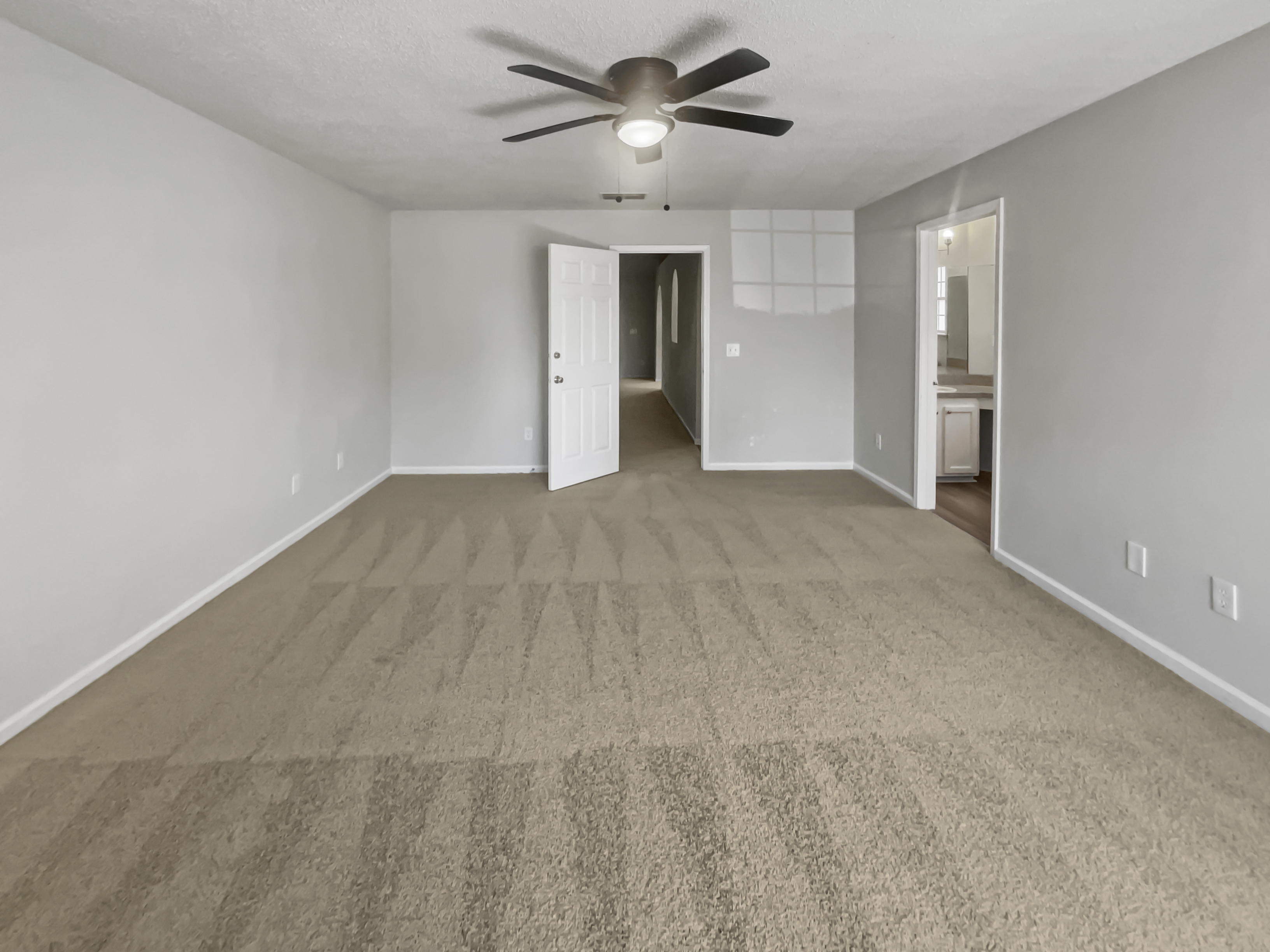 Photo 12 of 22 of 5933 Copper Lake Dr, Jacksonville, FL