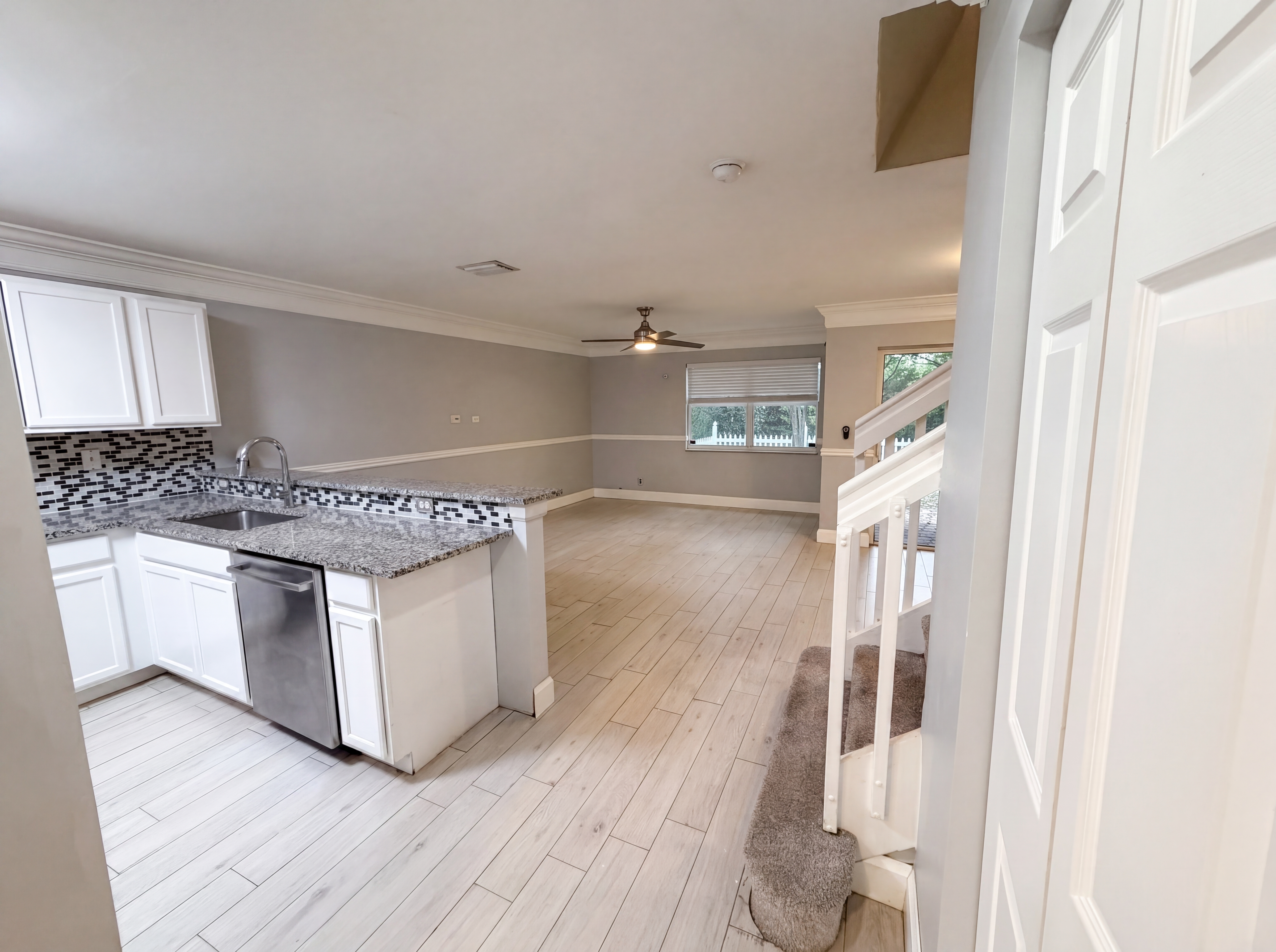 Photo 7 of 22 of 917 Imperial Lake Rd, West Palm Beach, FL