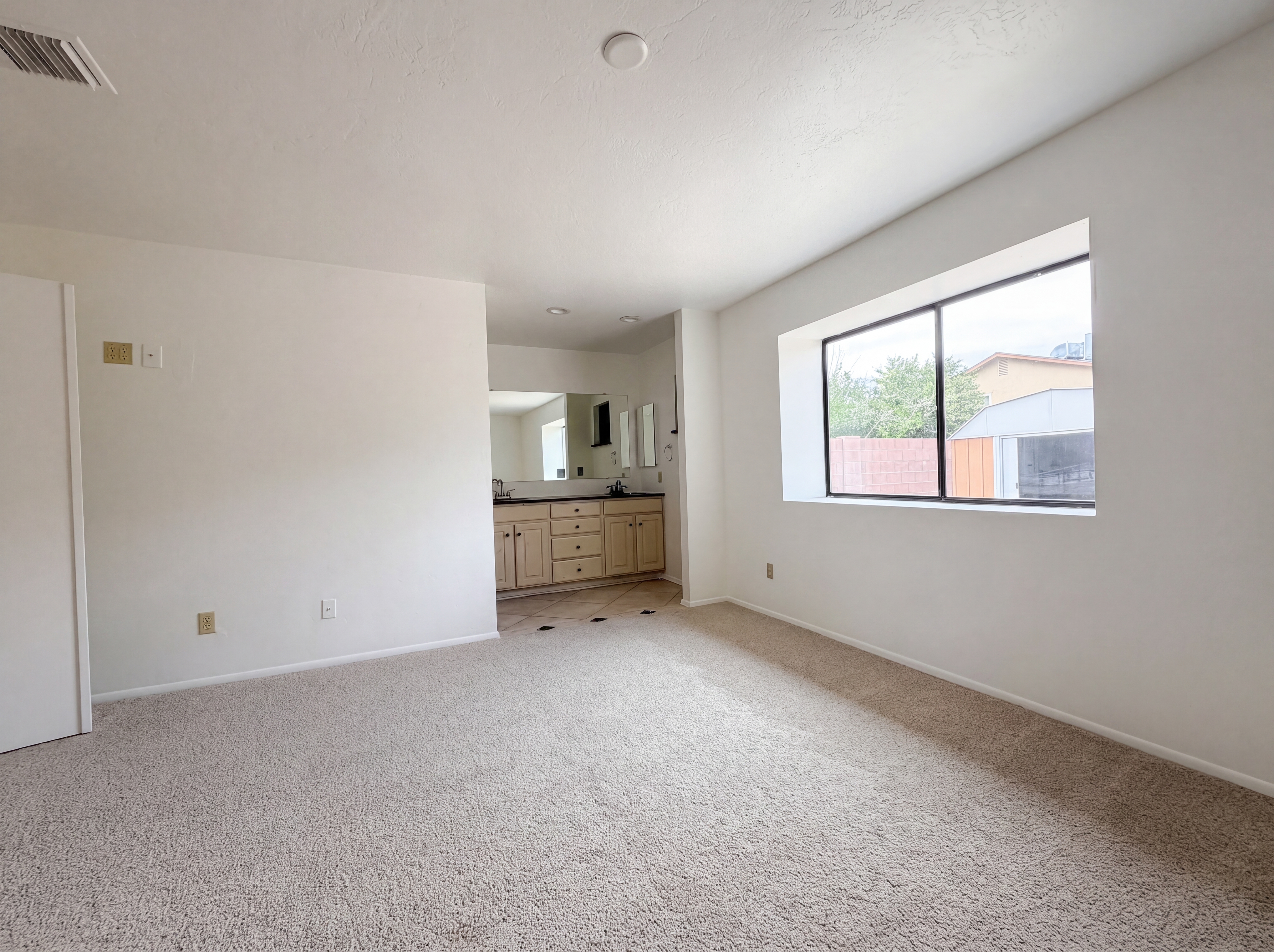 Photo 7 of 19 of 10149 E Danbury Pl, Tucson, AZ