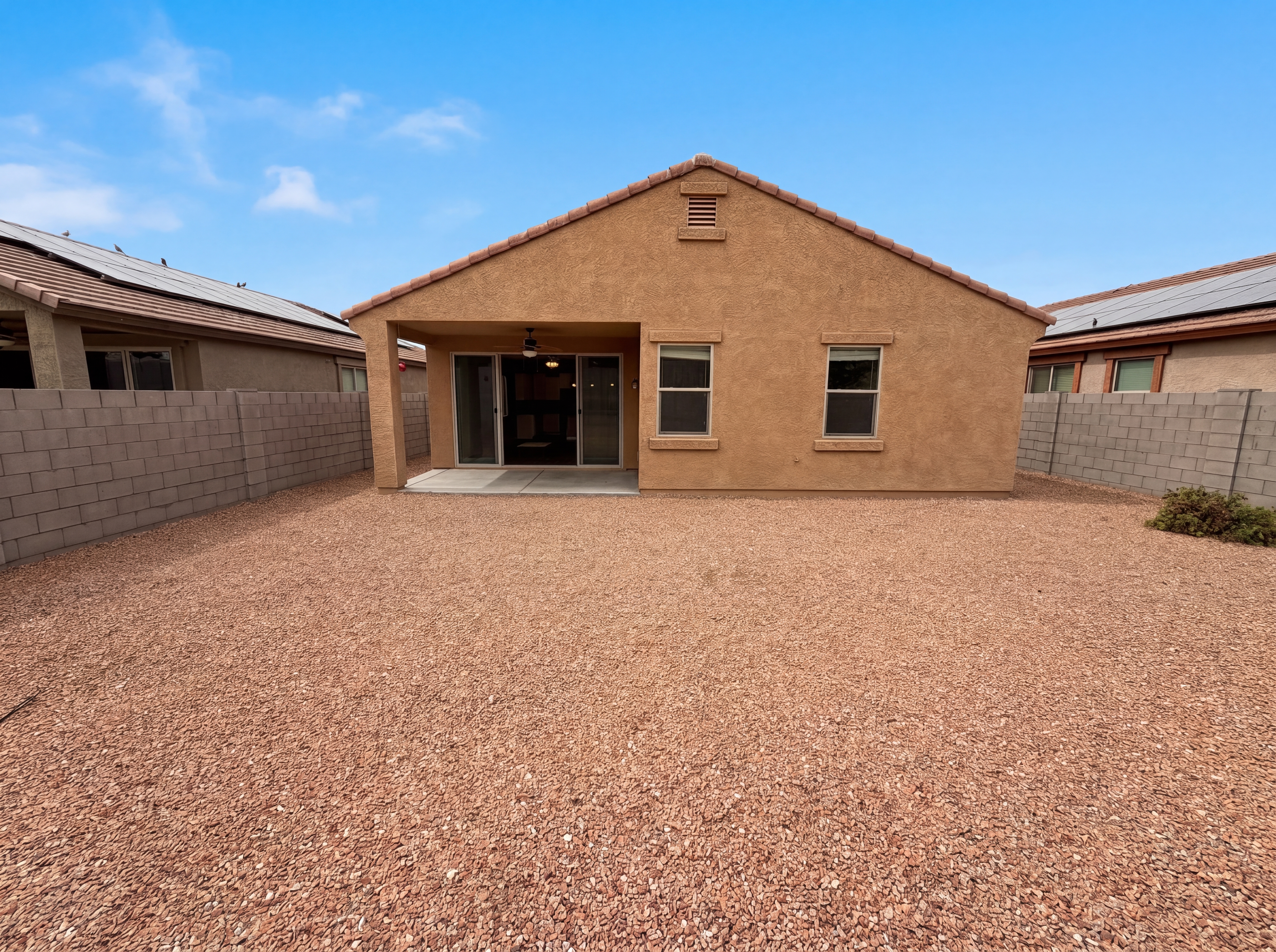 Photo 5 of 31 of 23680 W Magnolia Dr, Buckeye, AZ
