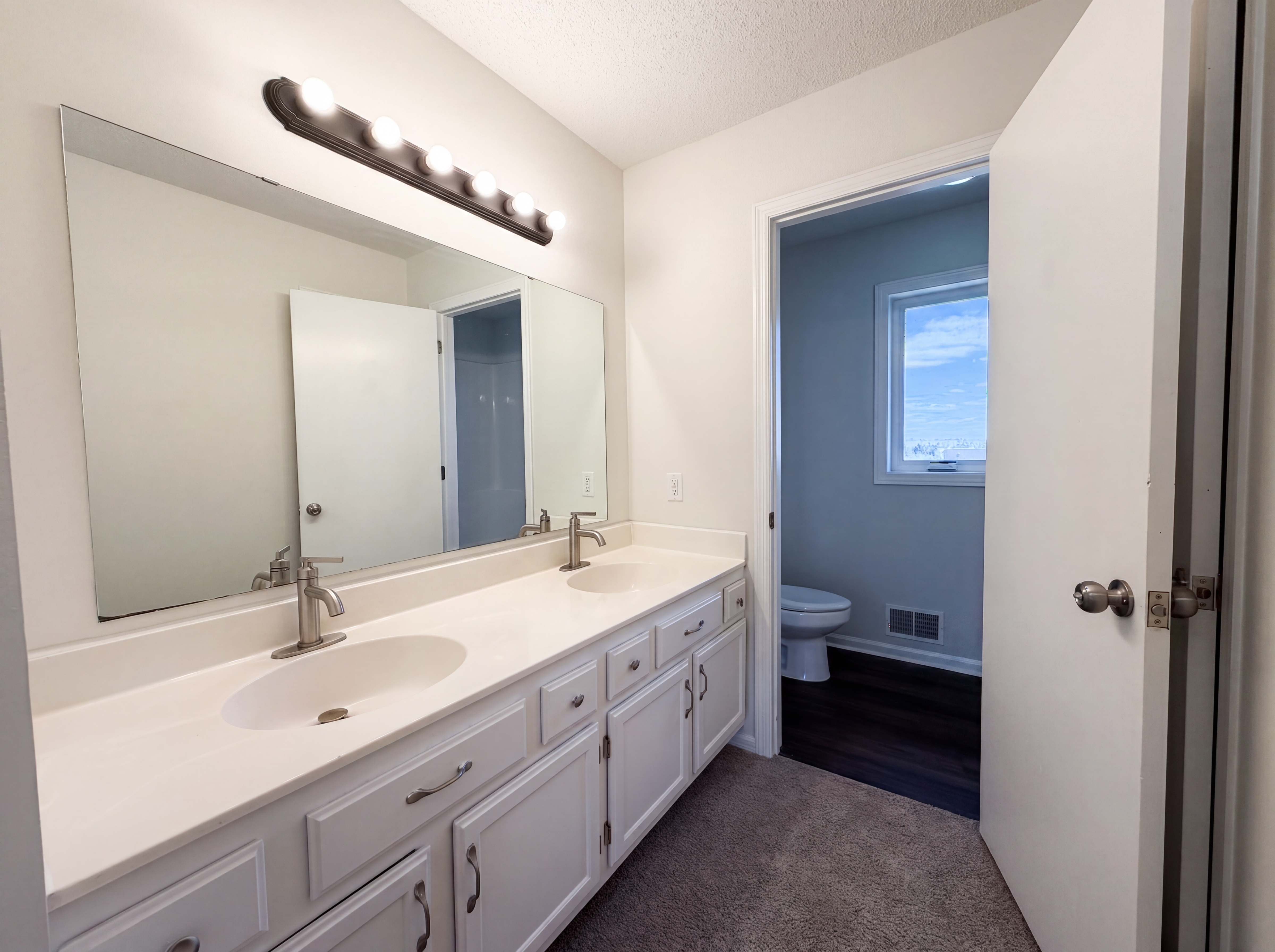 Photo 17 of 25 of 9429 Harkness Ave S, Cottage Grove, MN