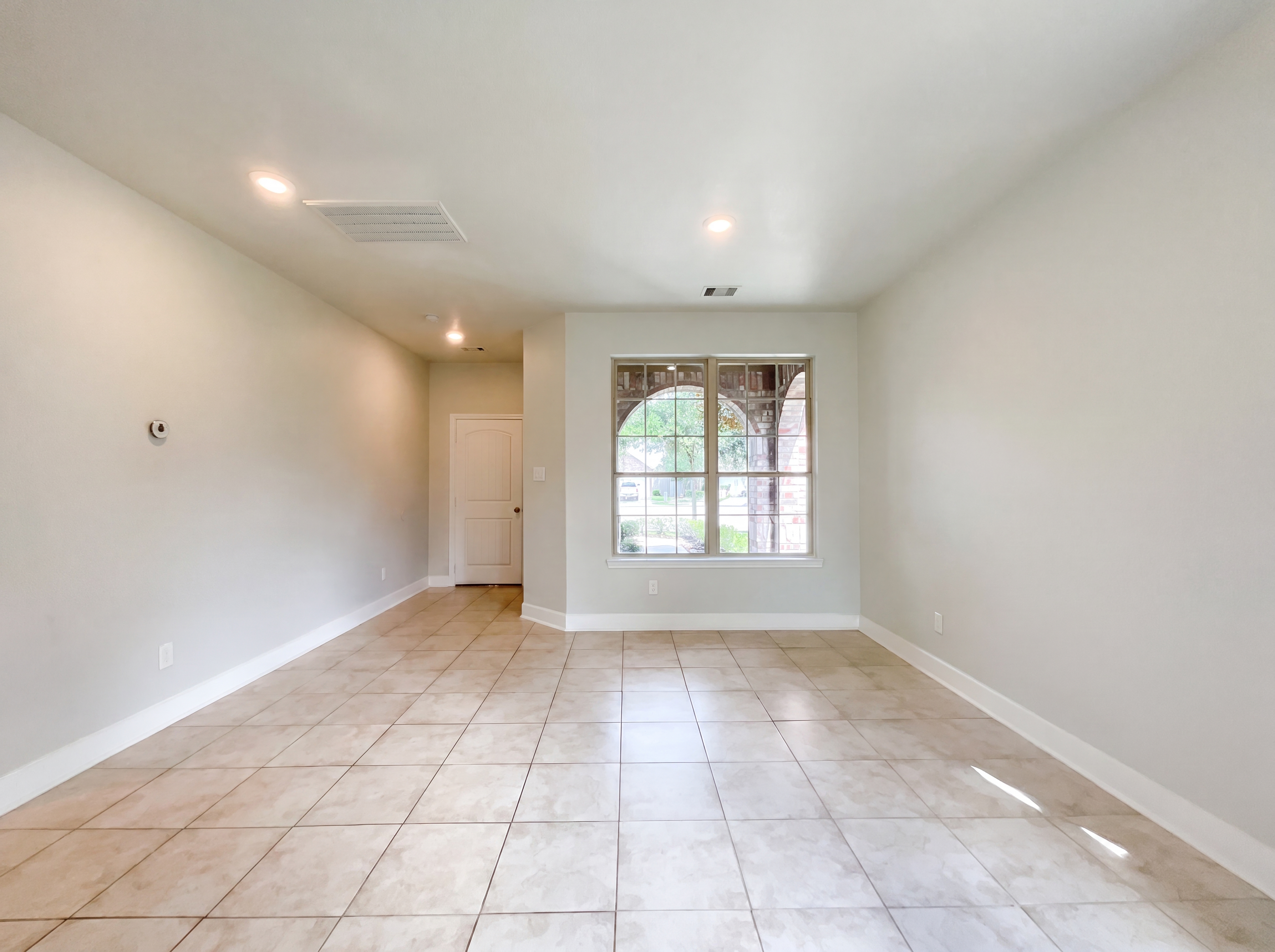 Photo 6 of 17 of 18813 Genova Bay Ct, New Caney, TX
