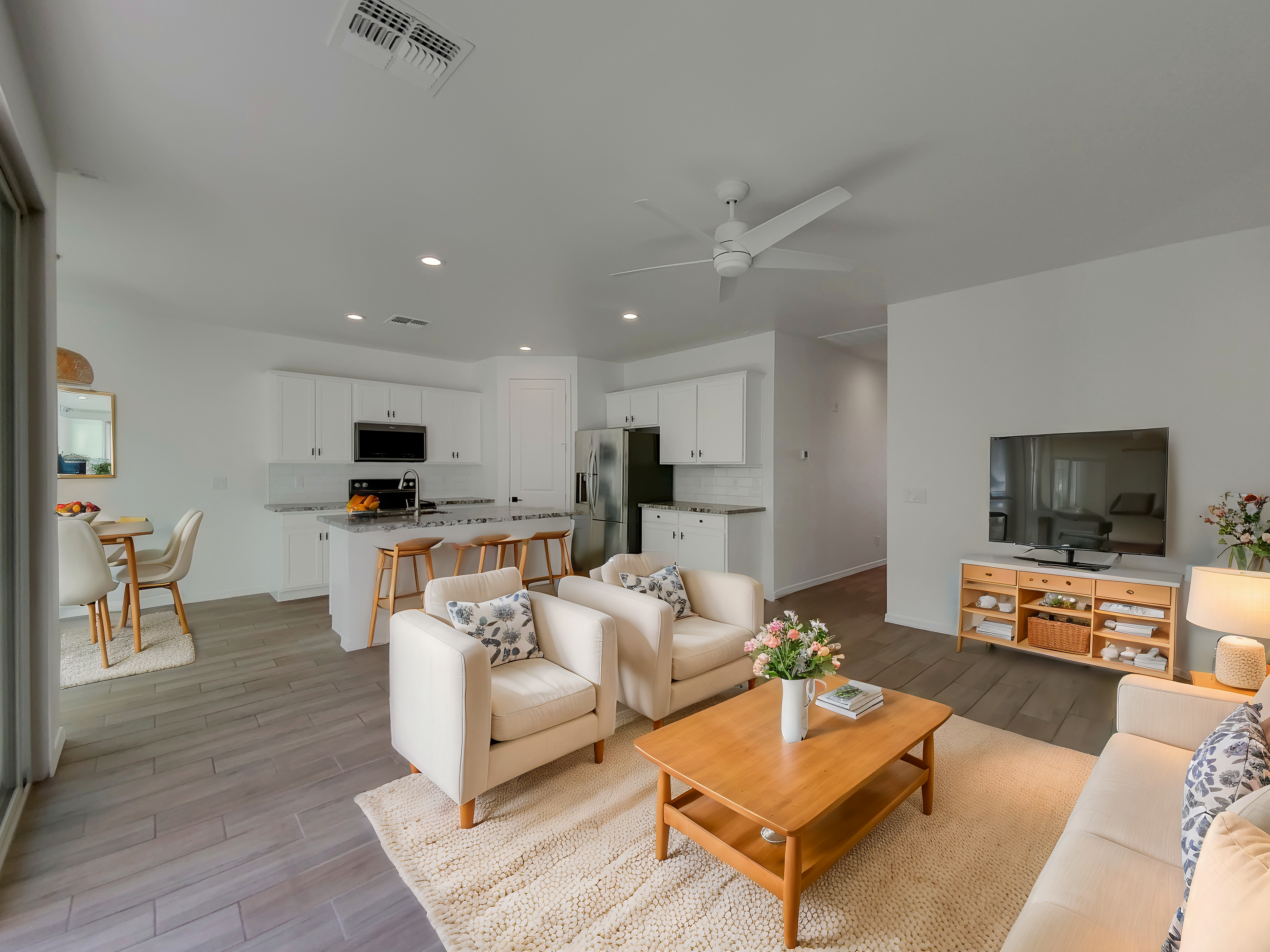 Photo 2 of 18 of 9327 E Static Ave, Mesa, AZ