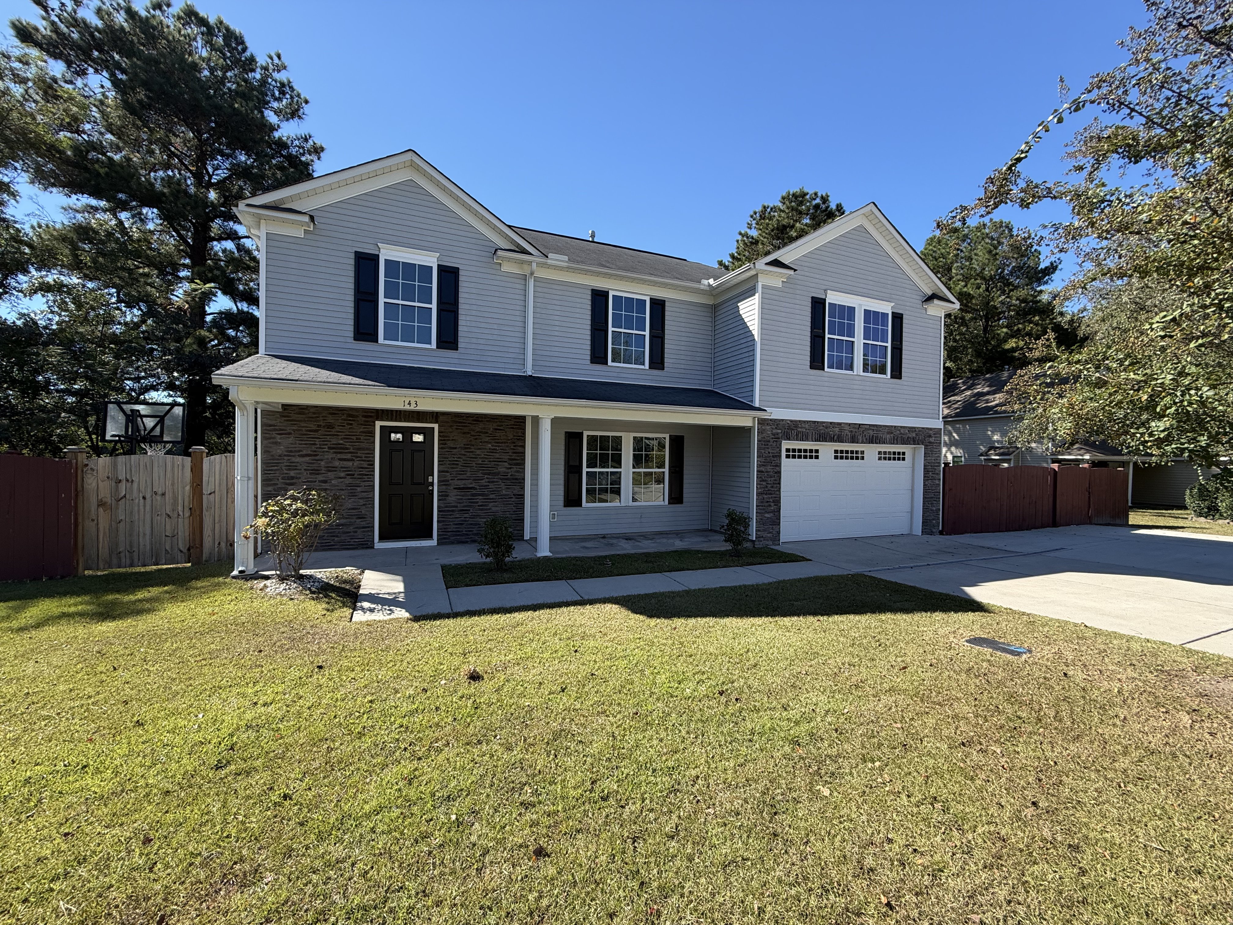 Photo 25 of 27 of 143 Deer Lake Dr, Columbia, SC